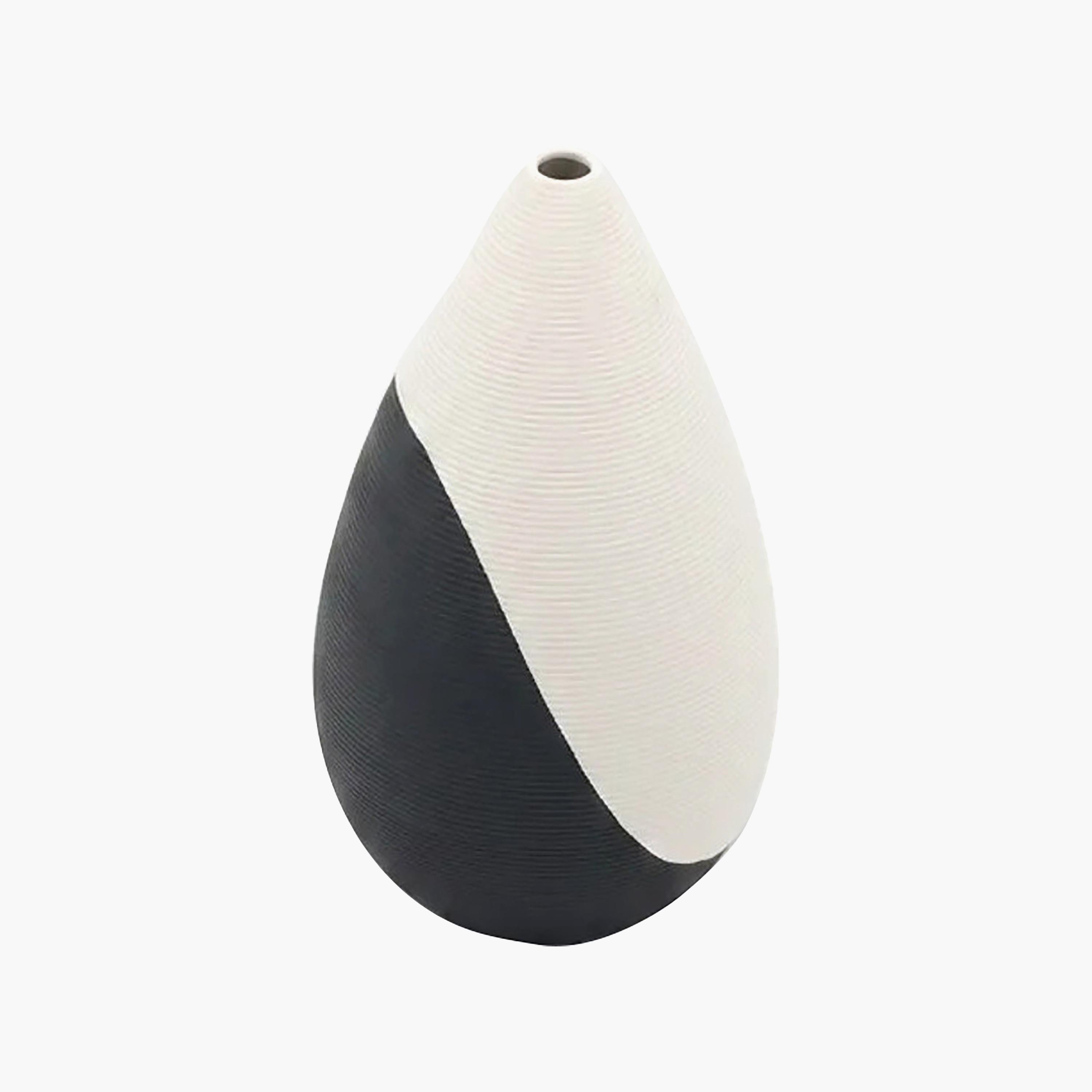 مزهرية بتصميم قطرة متعددة الألوان من ماريا هومز-household-decor-vasesandbowls-image-5