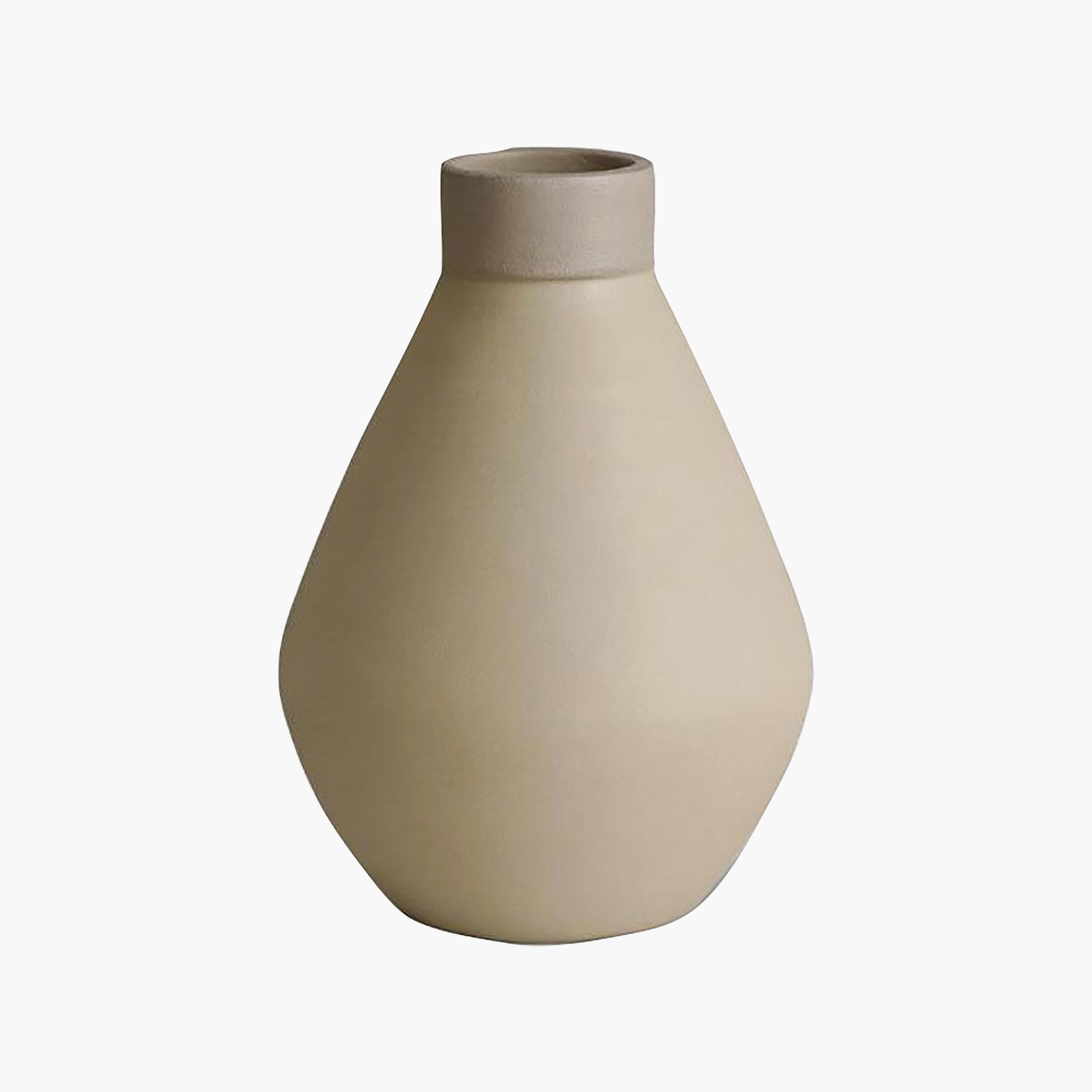 مزهرية سيراميك بيج من ماريا هومز-household-decor-vasesandbowls-image-5