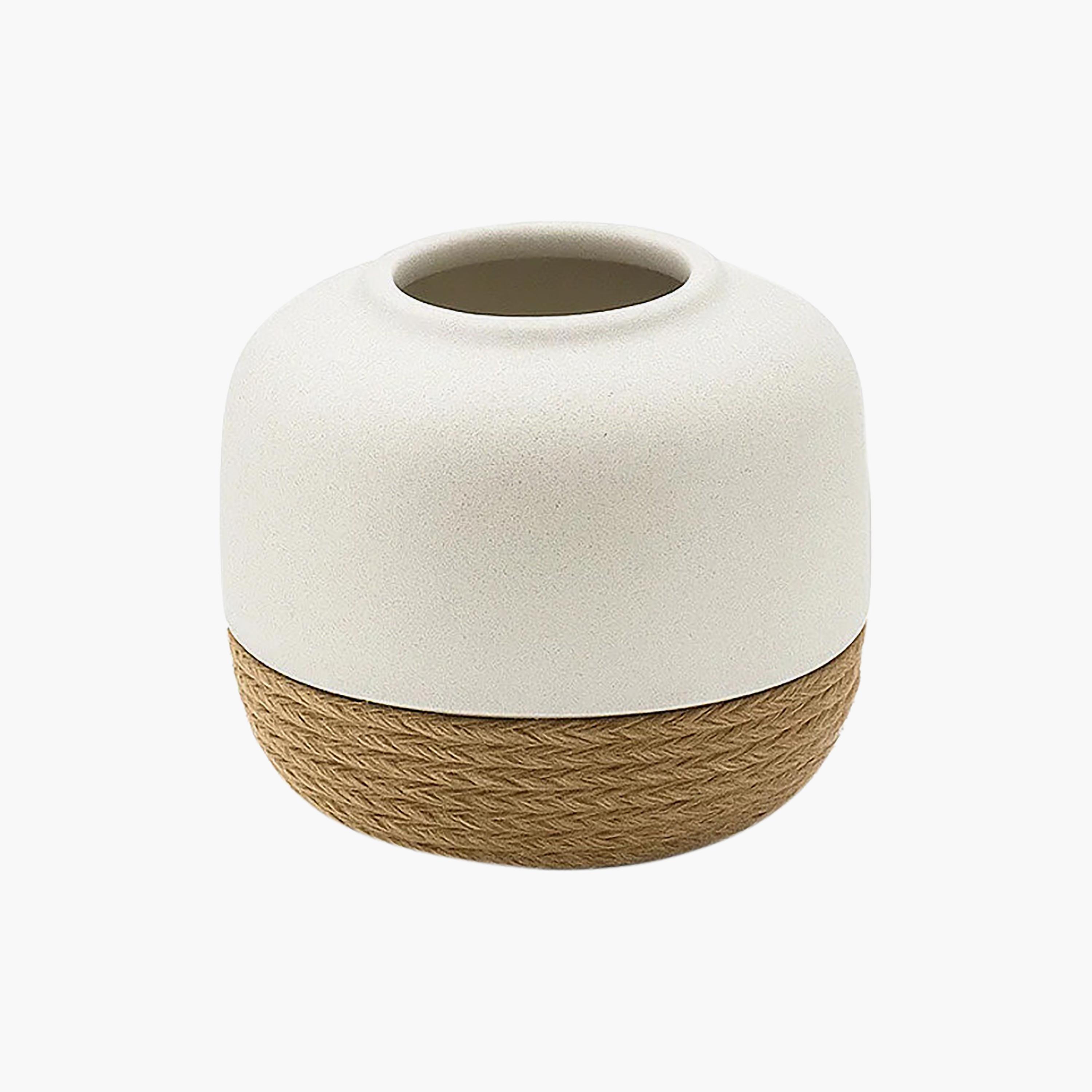 مزهرية سيراميك متعددة الألوان بتفاصيل حبال من ماريا هومز-household-decor-vasesandbowls-image-4