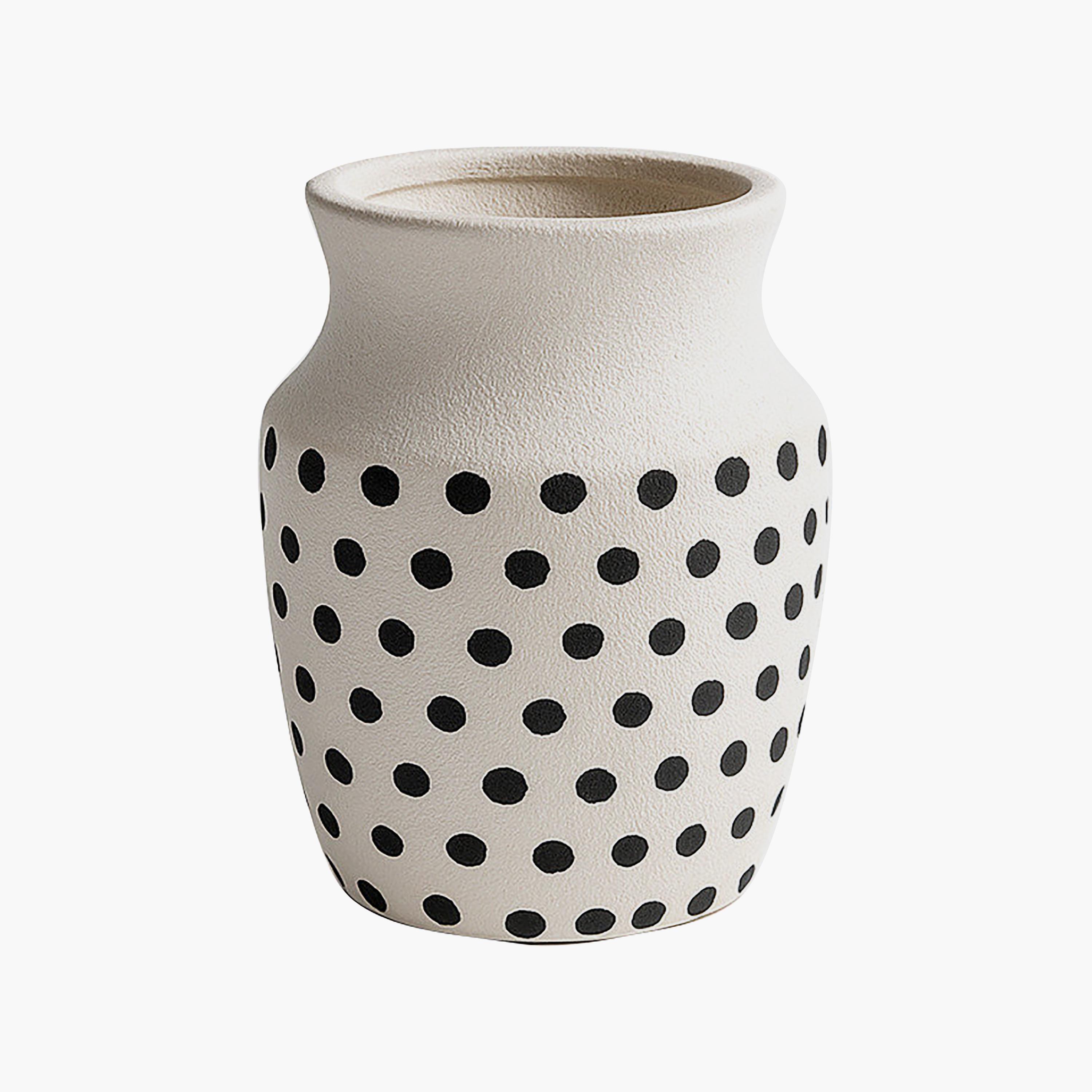 مزهرية منحنية سيراميك أبيض من ماريا هومز-household-decor-vasesandbowls-image-5