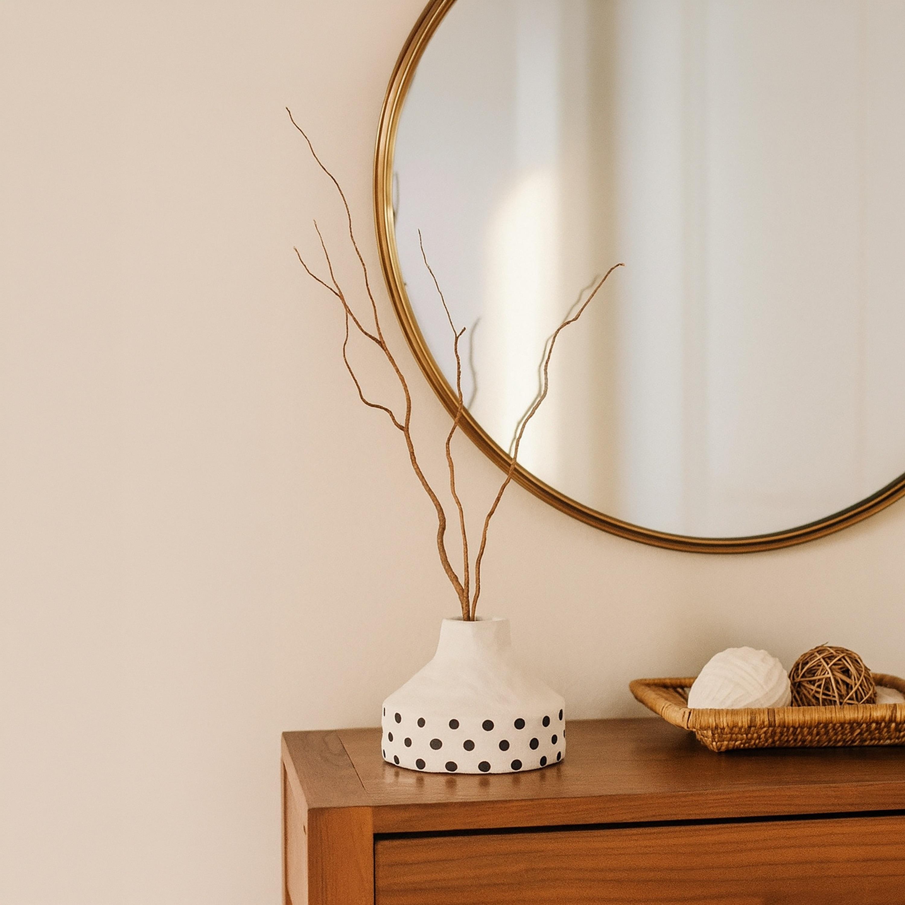 مزهرية سيراميك أبيض بتصميم مخروطي من ماريا هومز-household-decor-vasesandbowls-image-3