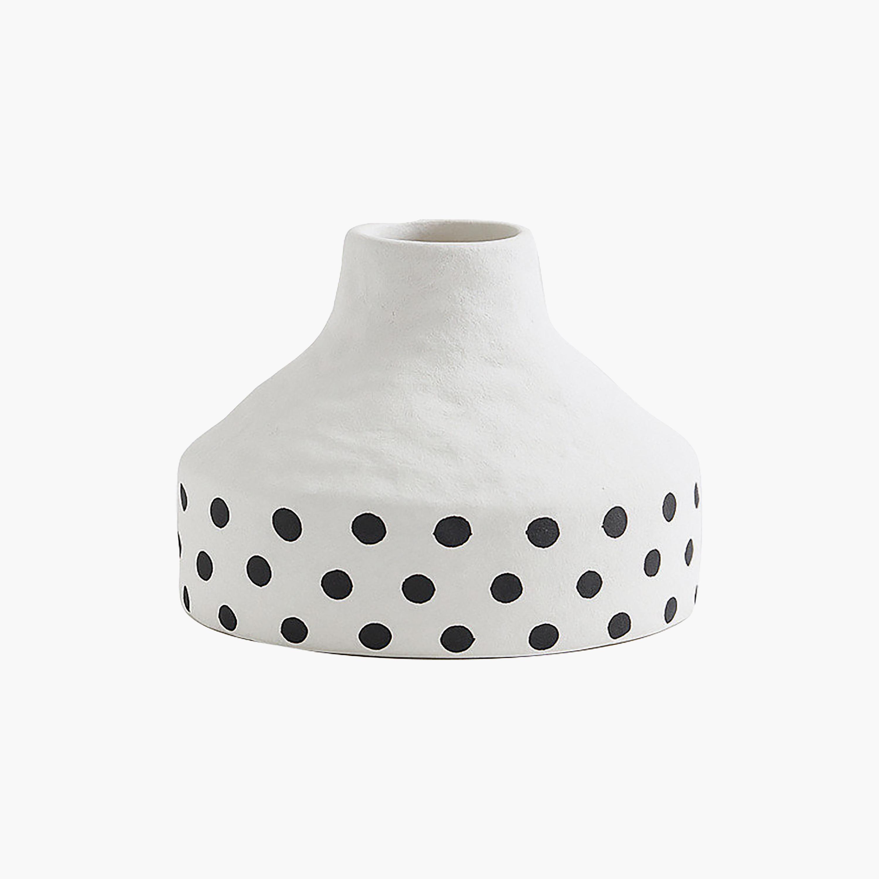 مزهرية سيراميك أبيض بتصميم مخروطي من ماريا هومز-household-decor-vasesandbowls-image-5