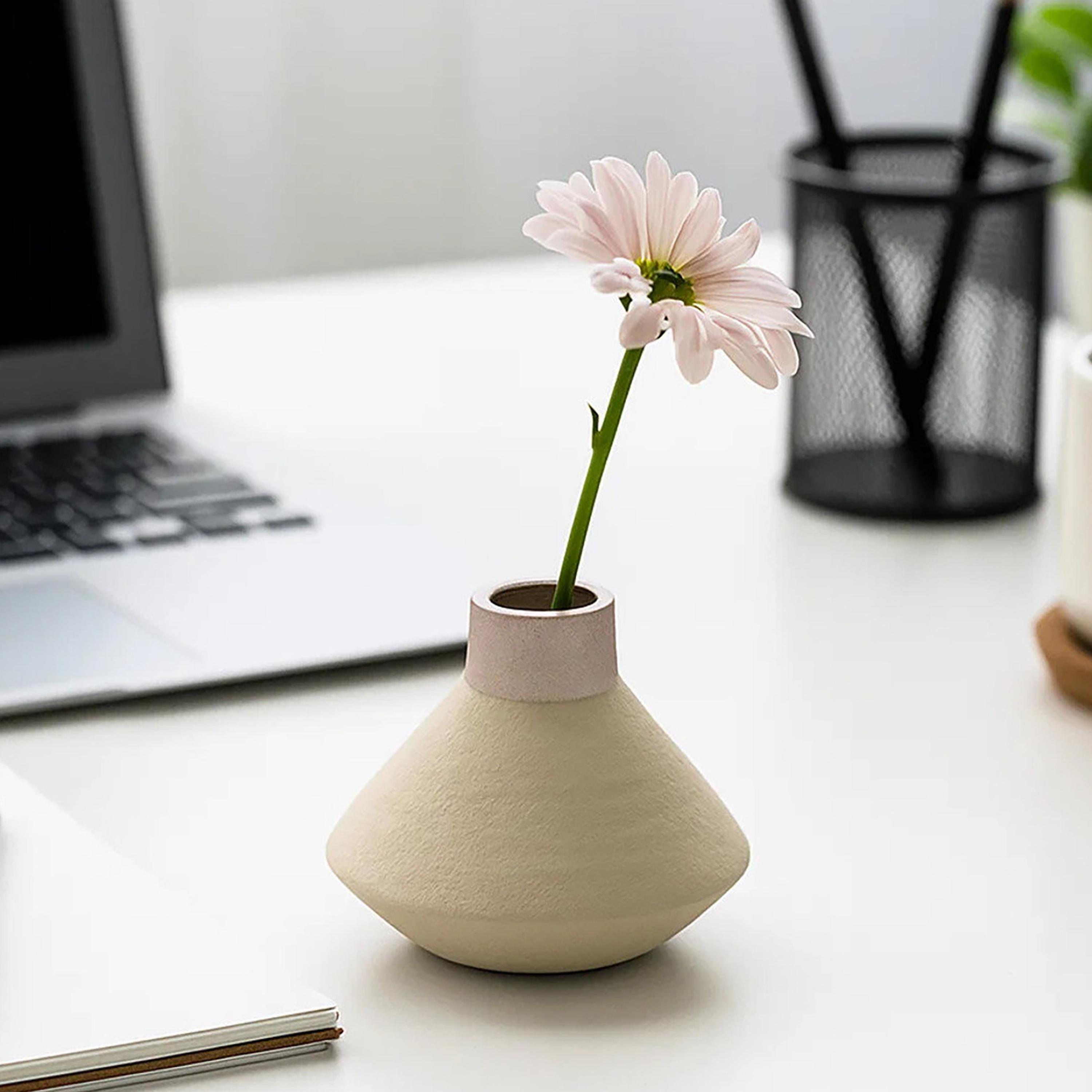 مزهرية سيراميك متعددة الألوان من ماريا هومز-household-decor-vasesandbowls-image-1