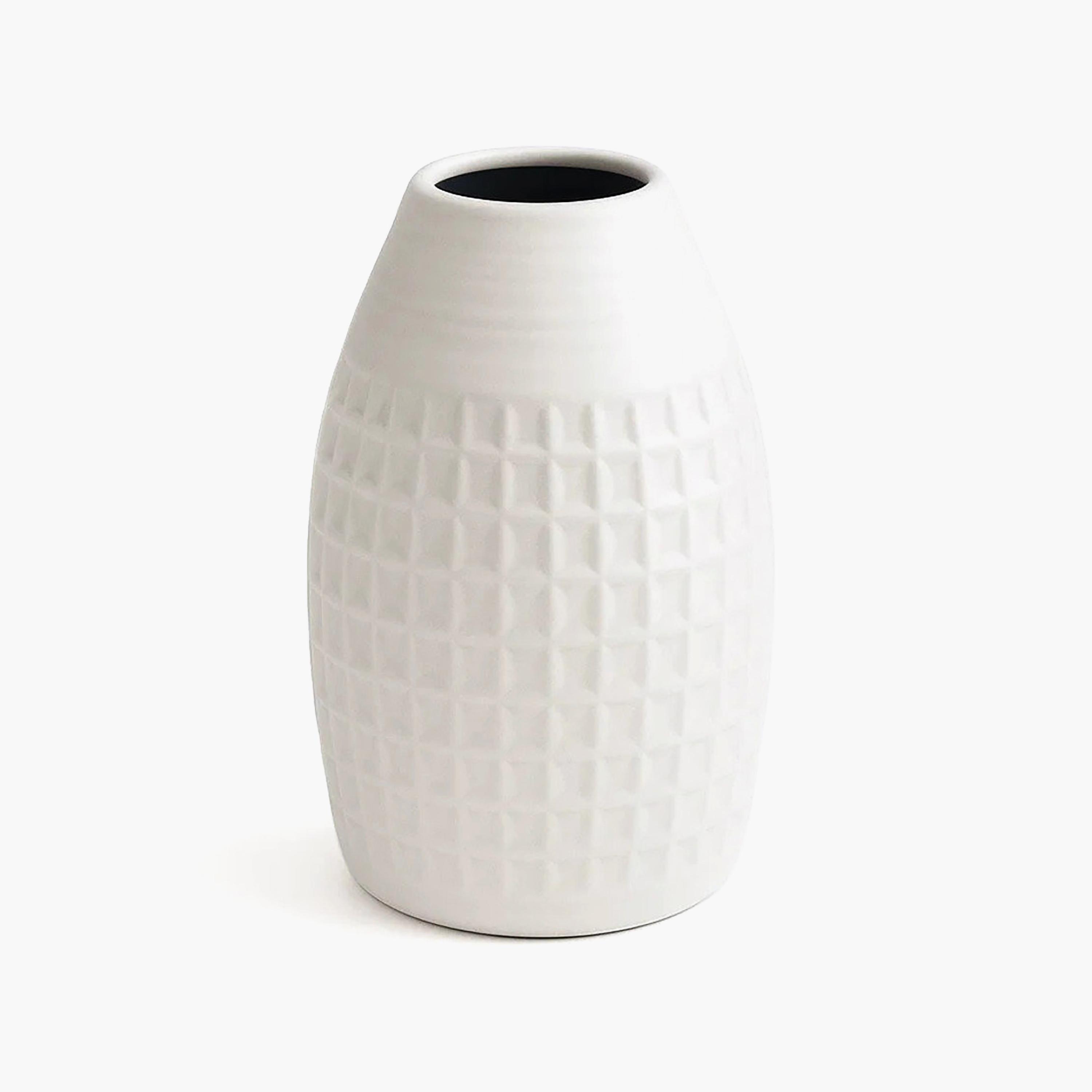 مزهرية بملمس بارز من ماريا هومز-household-decor-vasesandbowls-image-6