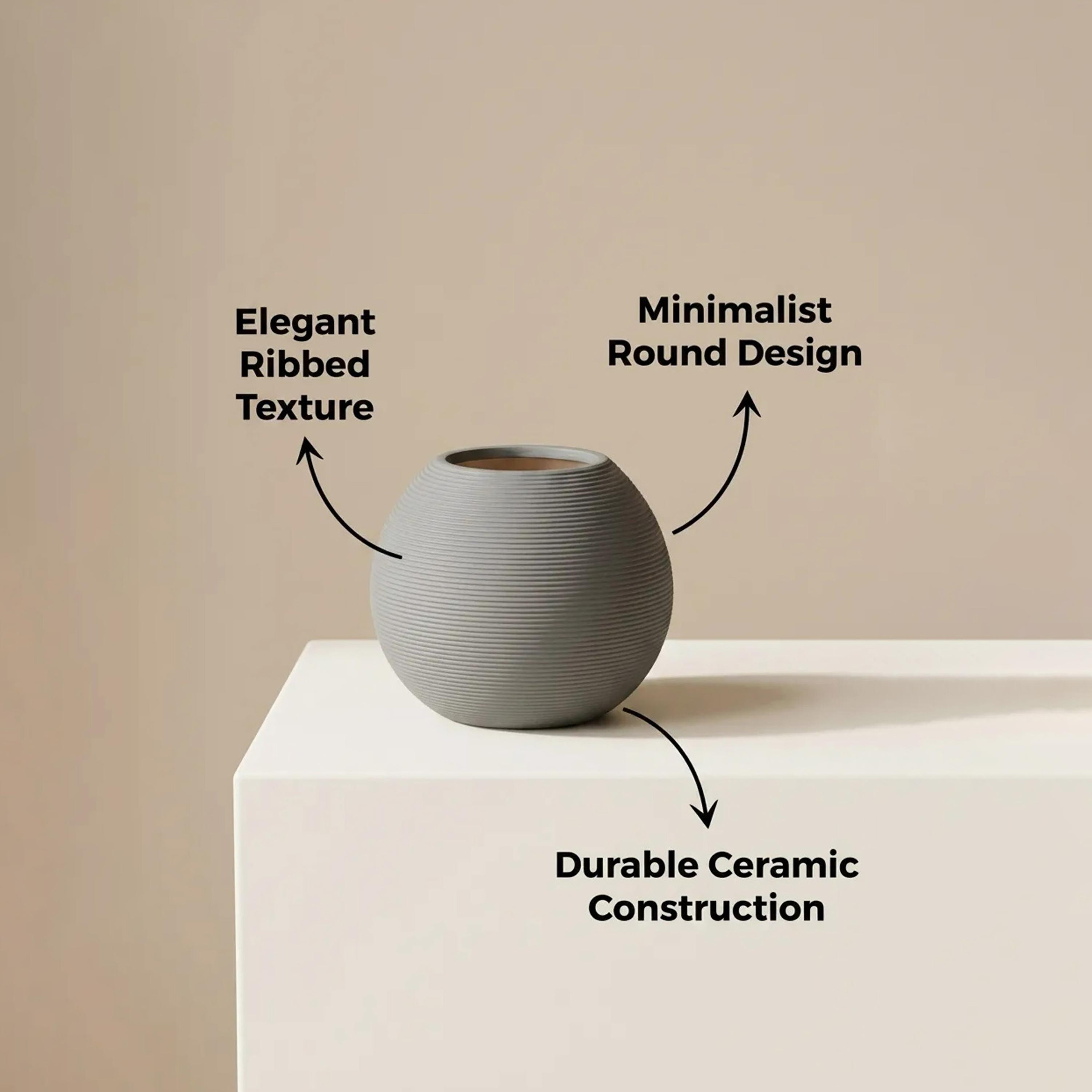 مزهرية مضلعة رمادية من ماريا هومز-household-decor-vasesandbowls-image-4
