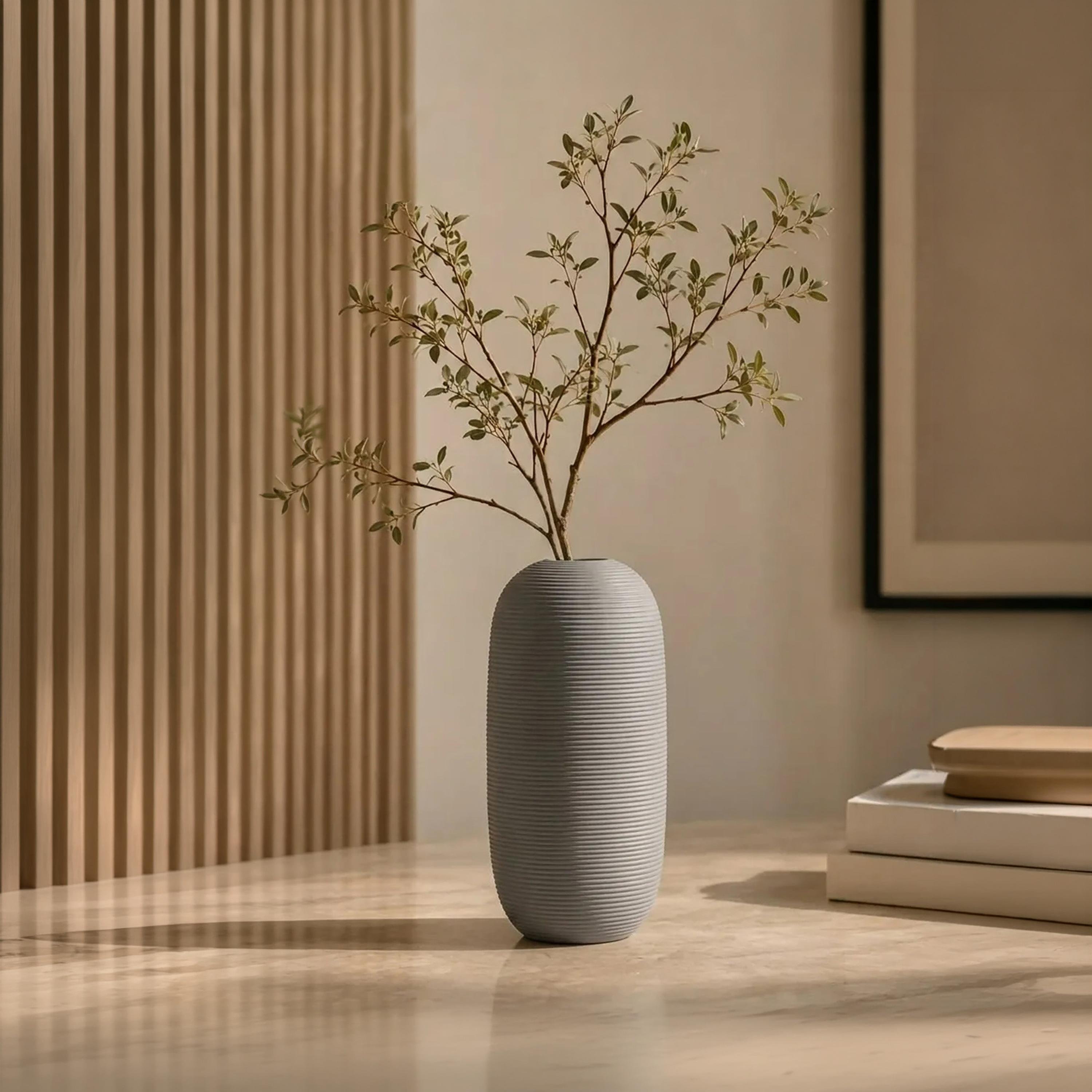 مزهرية مضلعة رمادية من ماريا هومز-household-decor-vasesandbowls-image-1