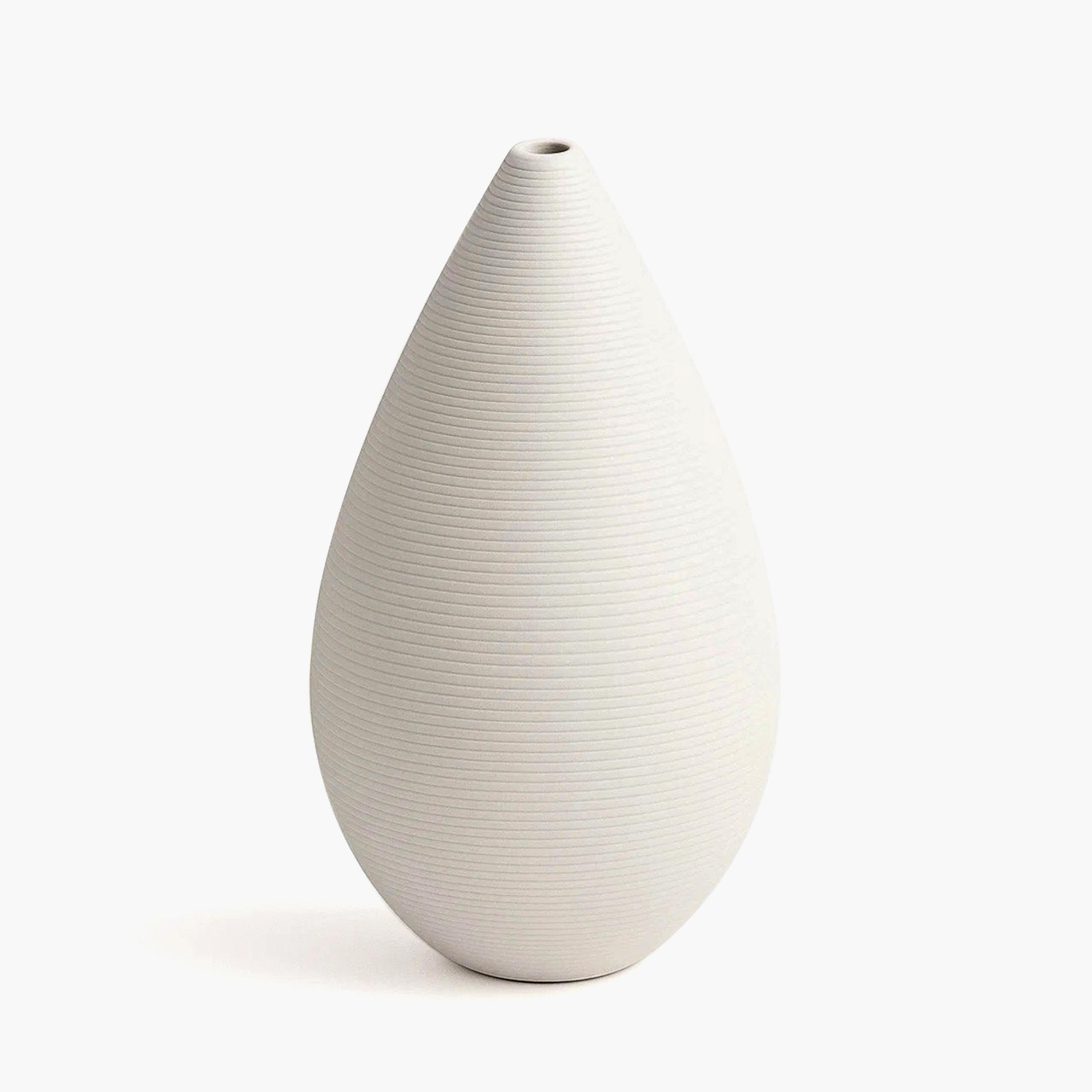 مزهرية سيراميك بتصميم قطرة الماء باللون الأبيض من ماريا هومز-household-decor-vasesandbowls-image-5
