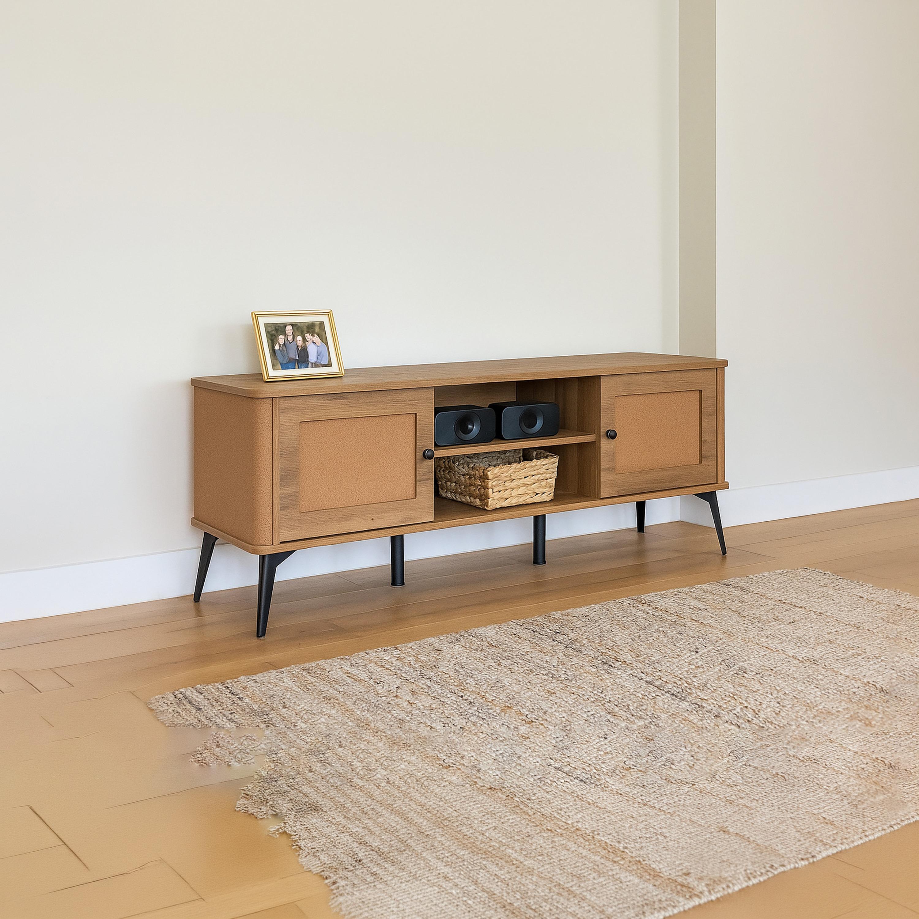 طاولة تلفزيون خشبية بدرجين ورفين من ماريا هومز-furniture-livingroom-tvandmediaunits-image-1
