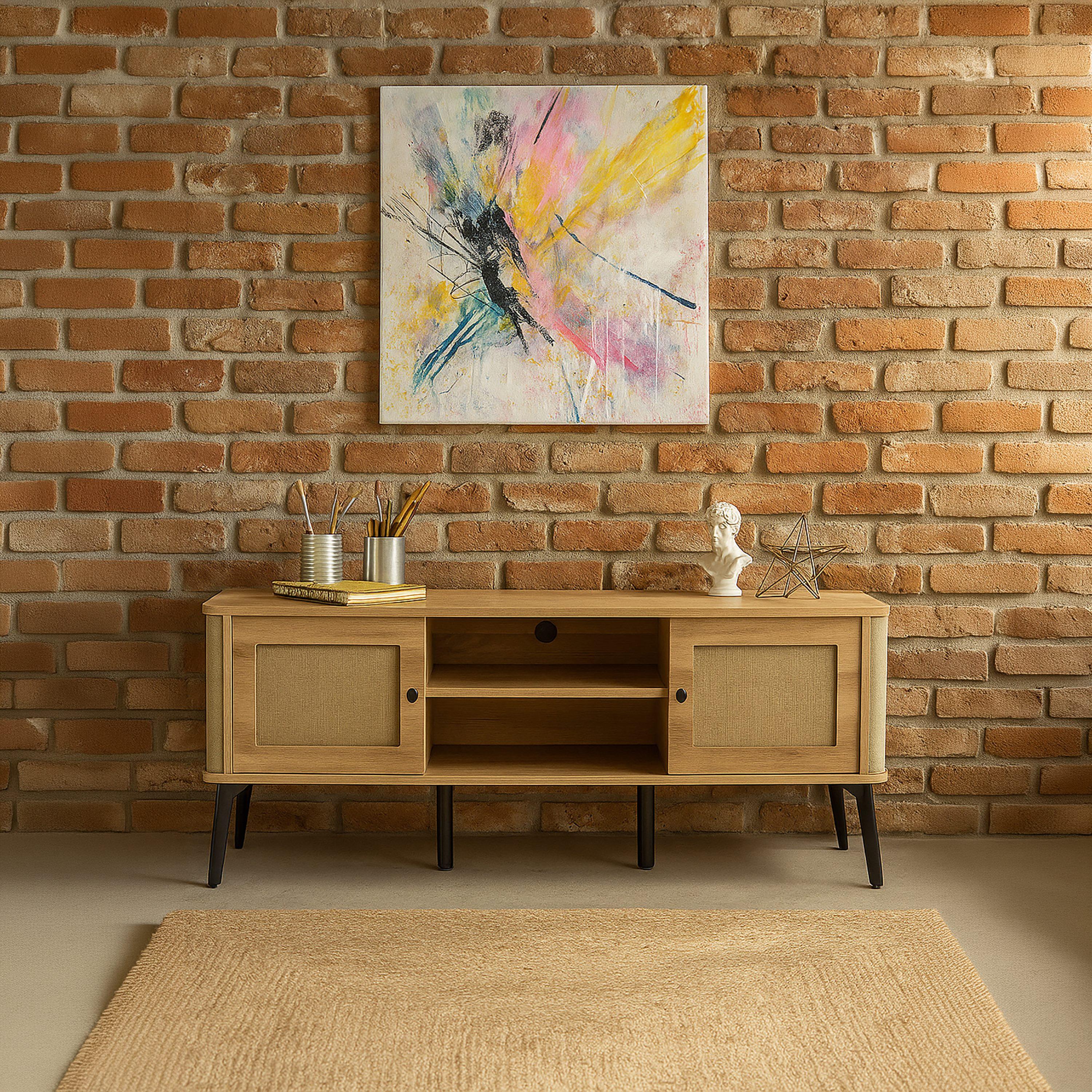 طاولة تلفزيون خشبية بدرجين ورفين من ماريا هومز-furniture-livingroom-tvandmediaunits-image-3