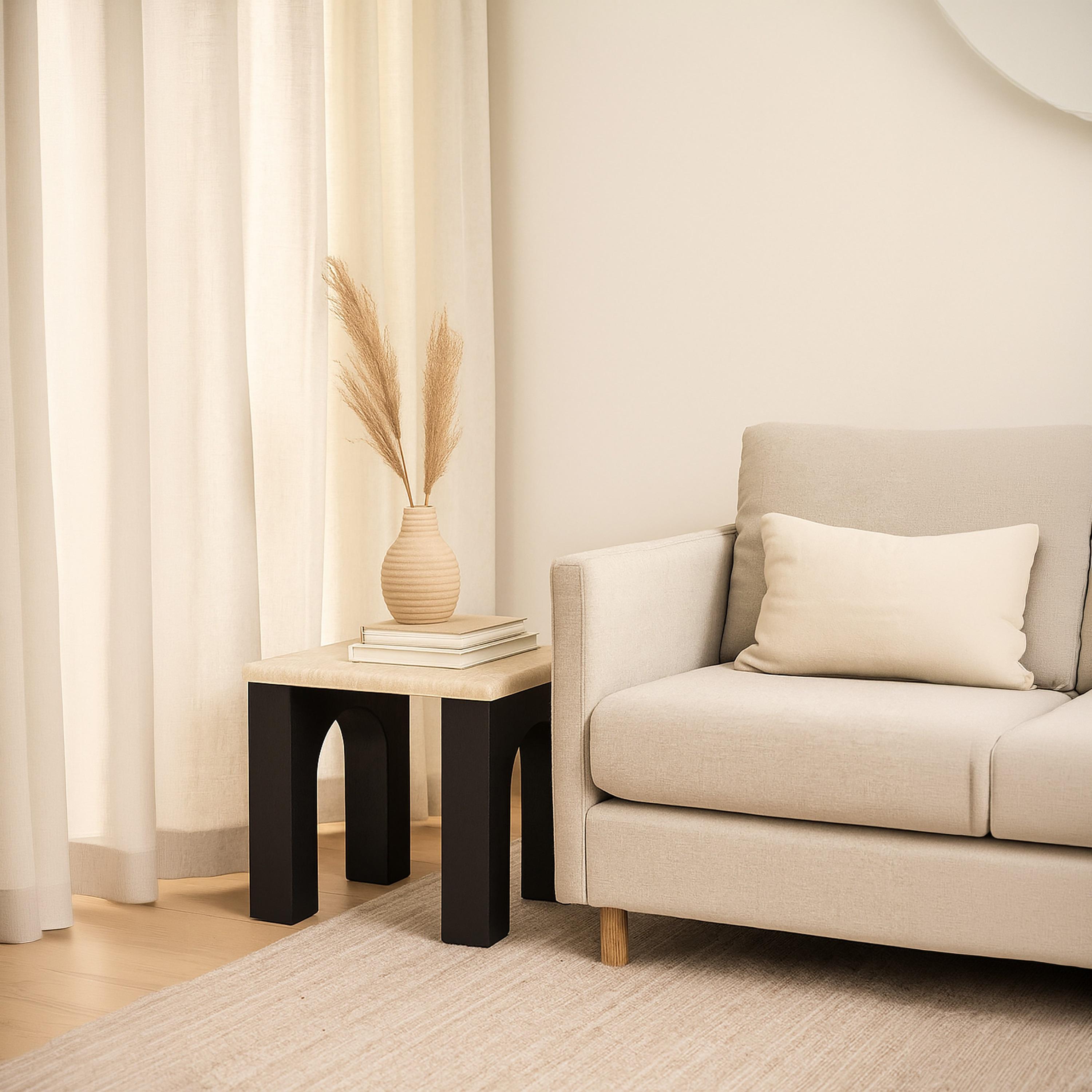 طاولة جانبية خشبية بأربع قوائم من ماريا هومز-furniture-livingroom-sideandendtables-image-2