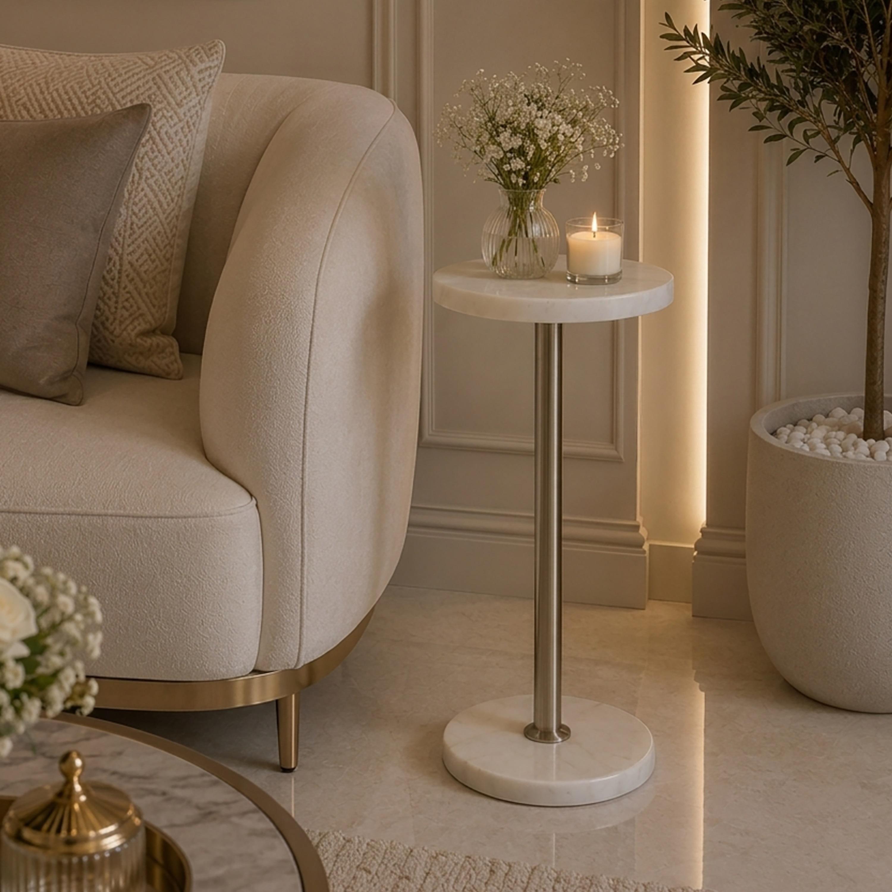 طاولة جانبية رخامية بقاعدة ركيزة من ماريا هومز-furniture-livingroom-sideandendtables-image-1