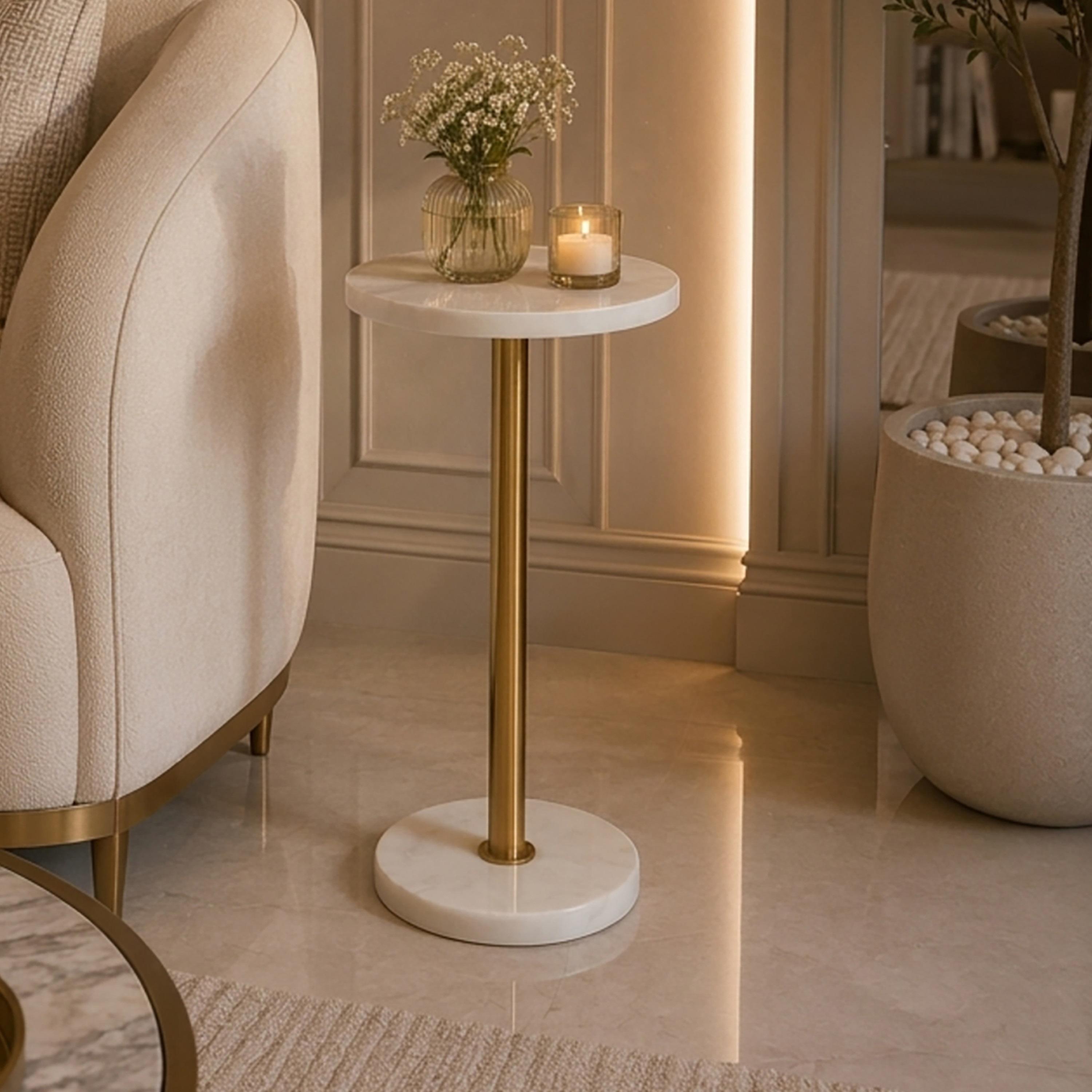 طاولة جانبية رخامية بقاعدة ركيزة من ماريا هومز-furniture-livingroom-sideandendtables-image-1