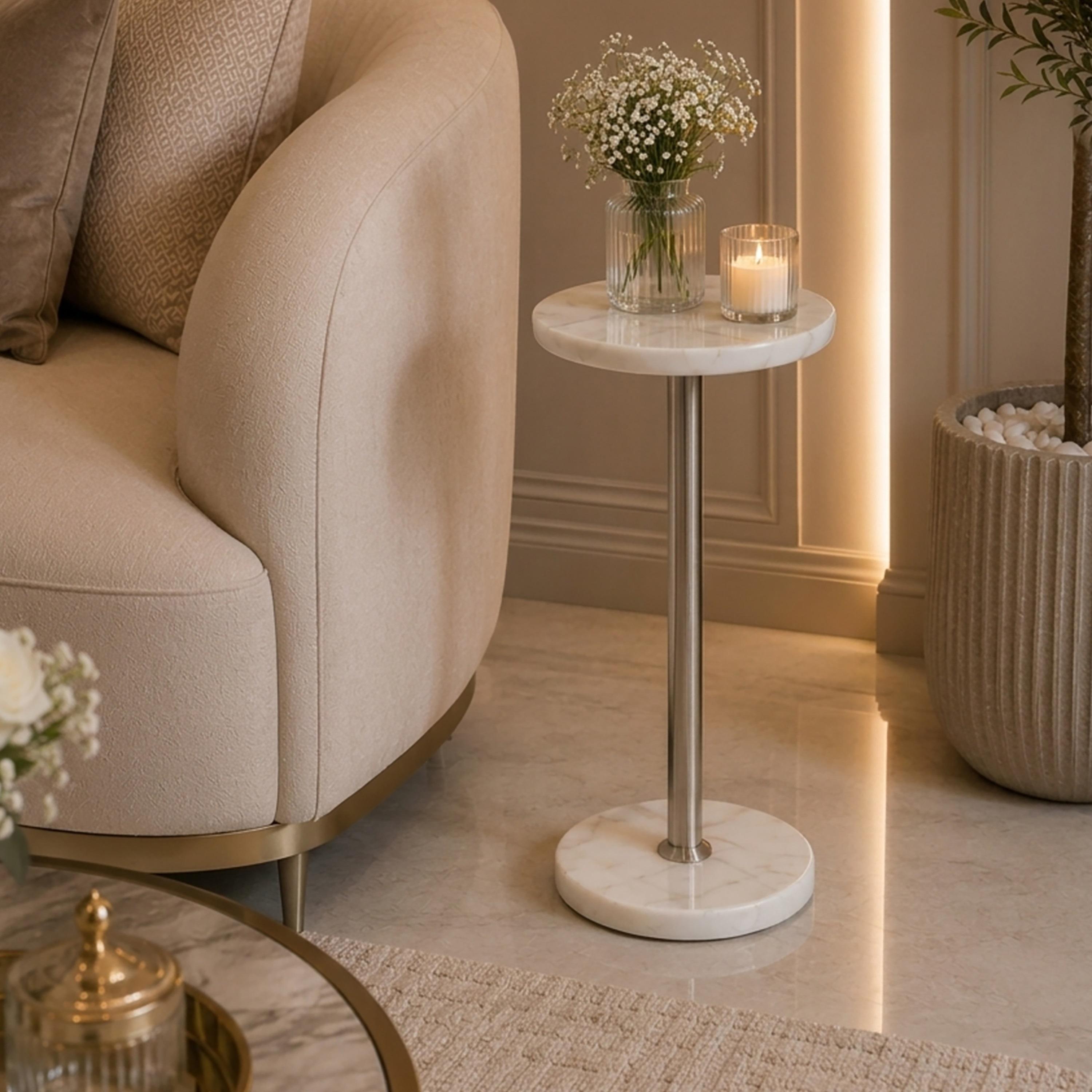 طاولة جانبية رخامية بقاعدة ركيزة من ماريا هومز-furniture-livingroom-sideandendtables-image-1