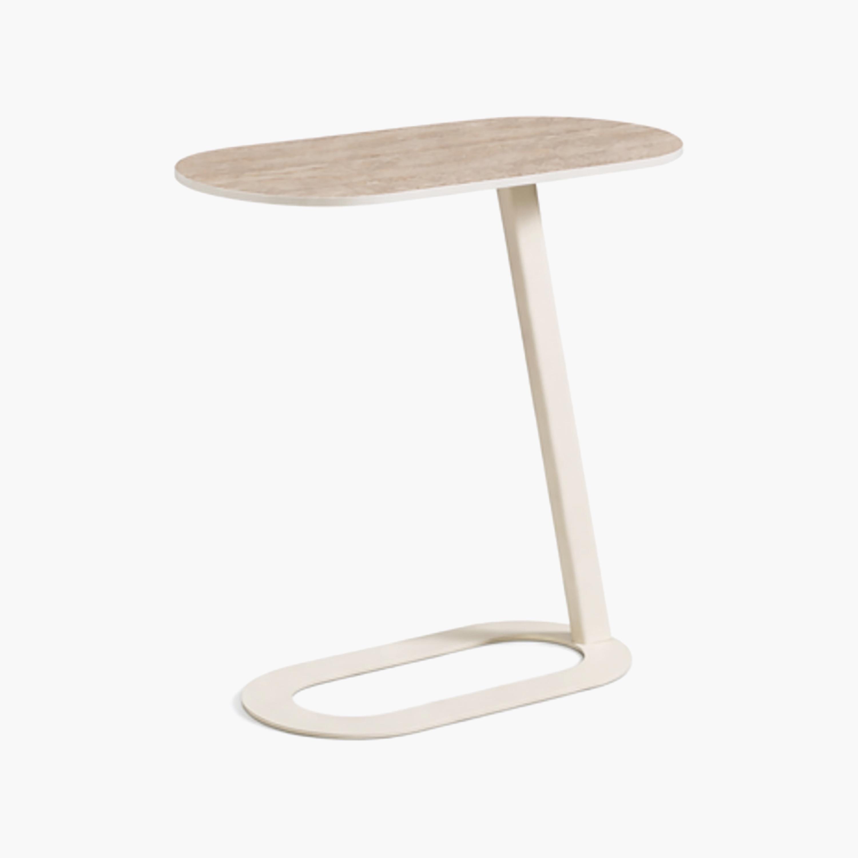 طاولة جانبية خشبية بقاعدة عمودية من ماريا هومز-furniture-livingroom-sideandendtables-image-4