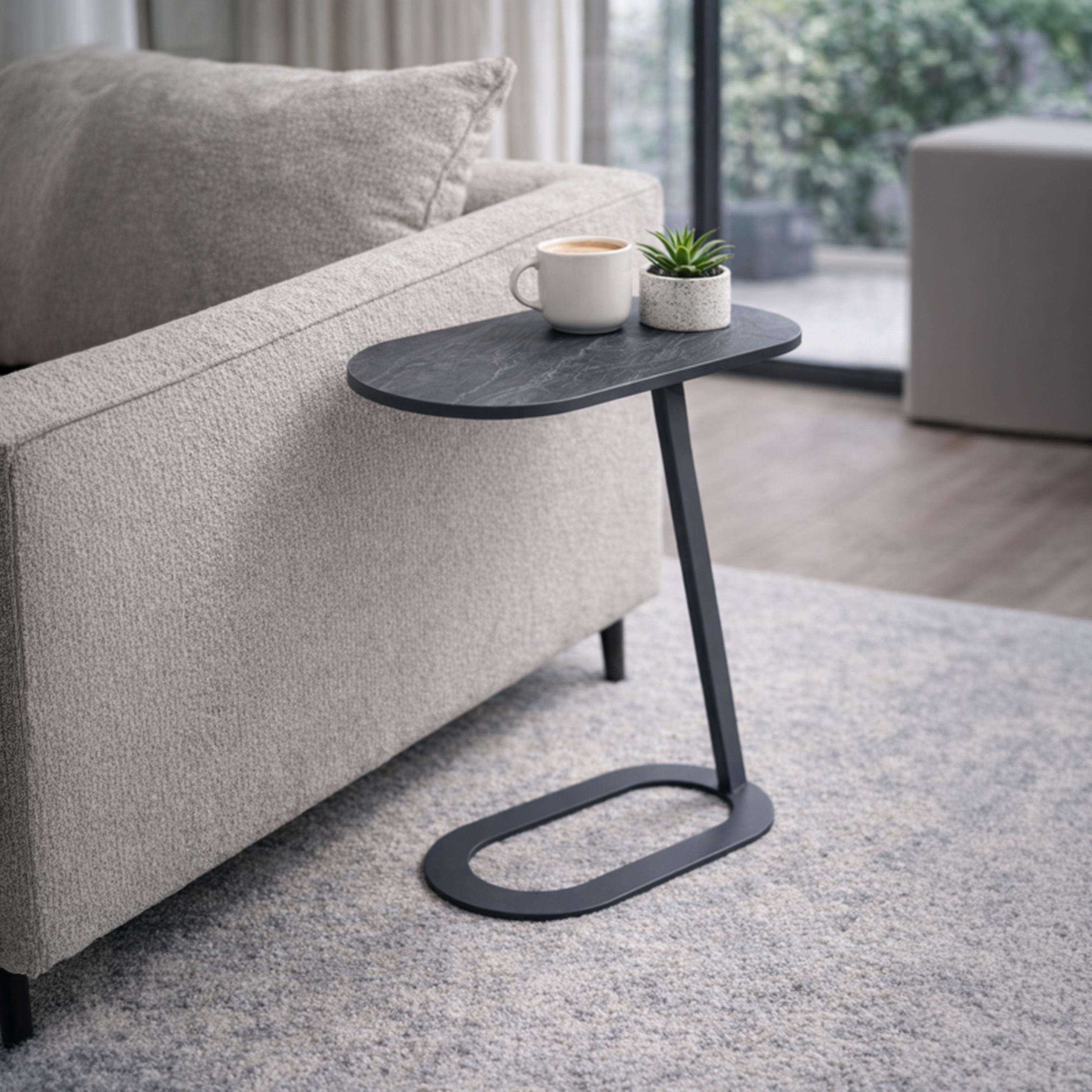 طاولة جانبية معدنية بقاعدة عمودية من ماريا هومز-furniture-livingroom-sideandendtables-image-2