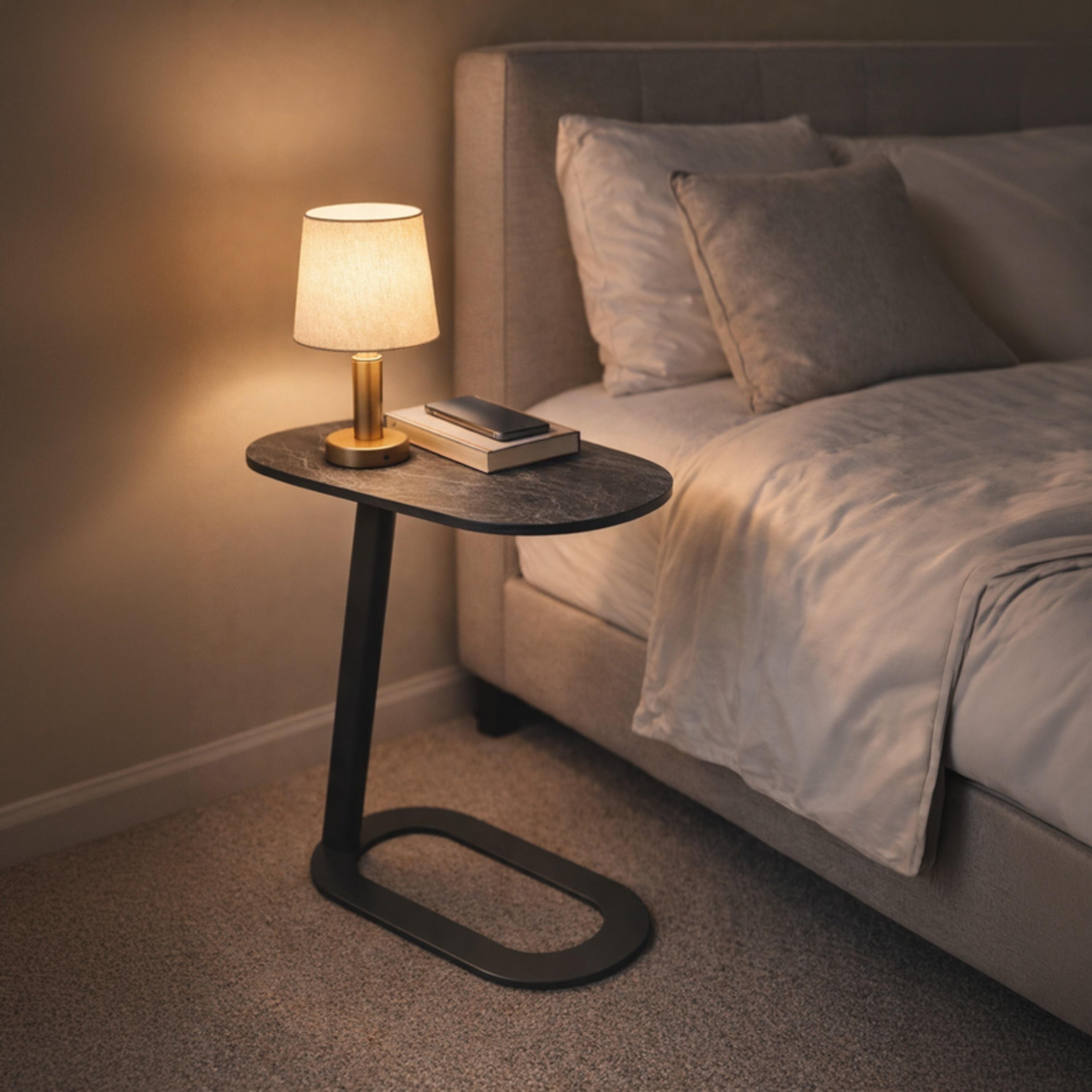 طاولة جانبية معدنية بقاعدة عمودية من ماريا هومز-furniture-livingroom-sideandendtables-image-3