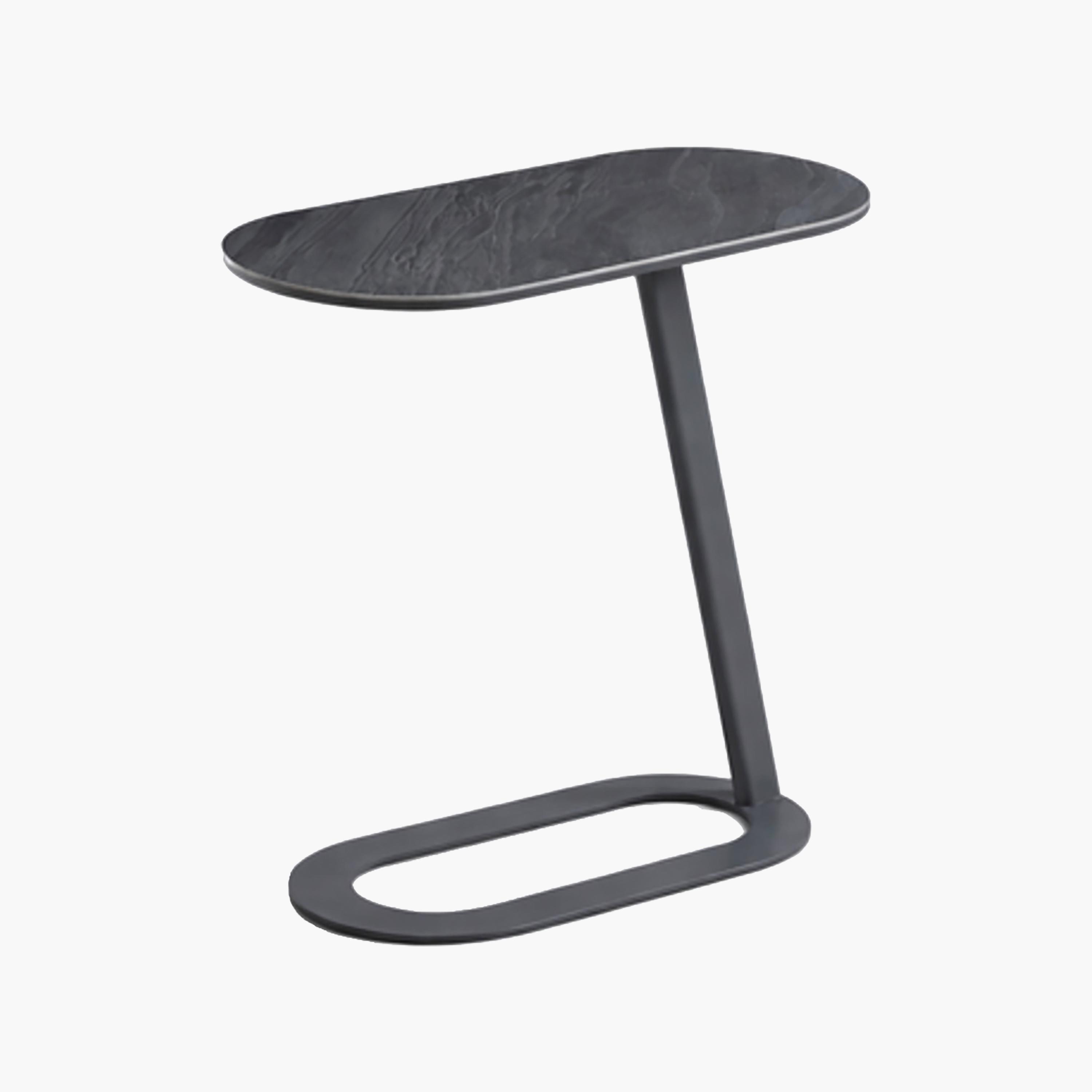 طاولة جانبية معدنية بقاعدة عمودية من ماريا هومز-furniture-livingroom-sideandendtables-image-4