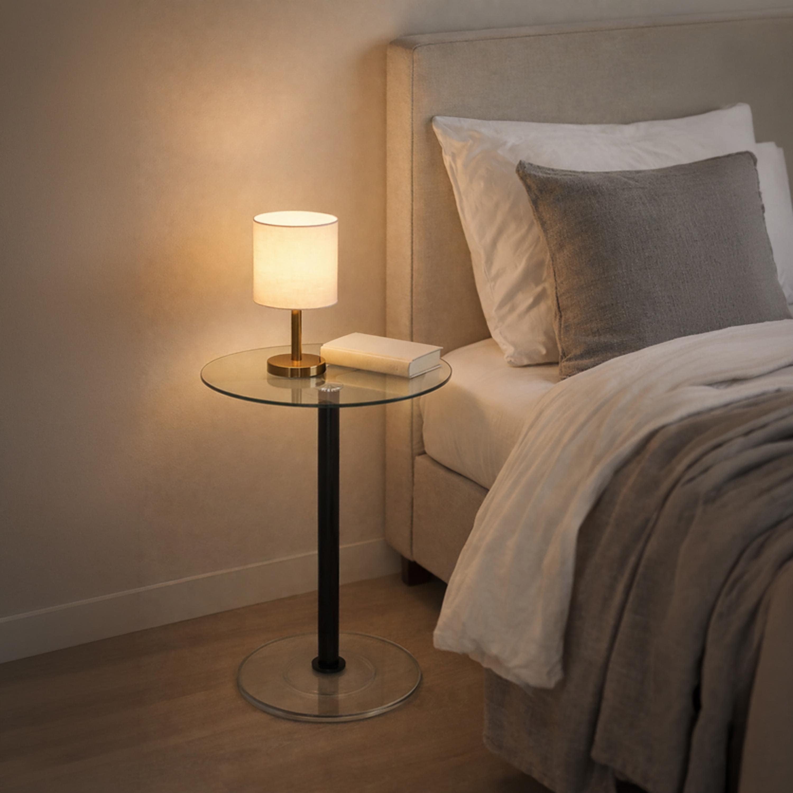طاولة زينة بقاعدة زجاجية من ماريا هومز-furniture-livingroom-sideandendtables-image-2