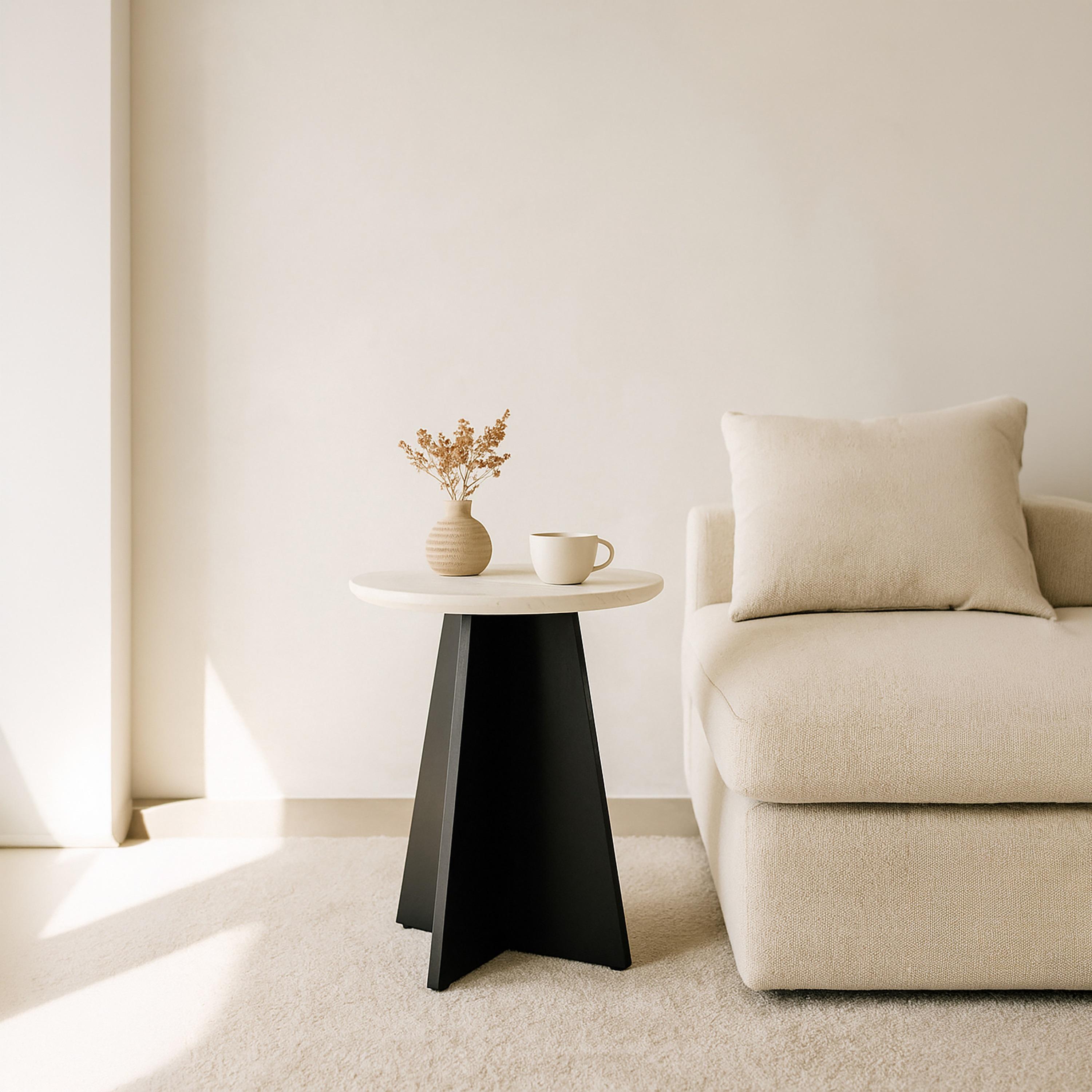 طاولة جانبية رخامية بقاعدة ركيزة من ماريا هومز-furniture-livingroom-sideandendtables-image-2