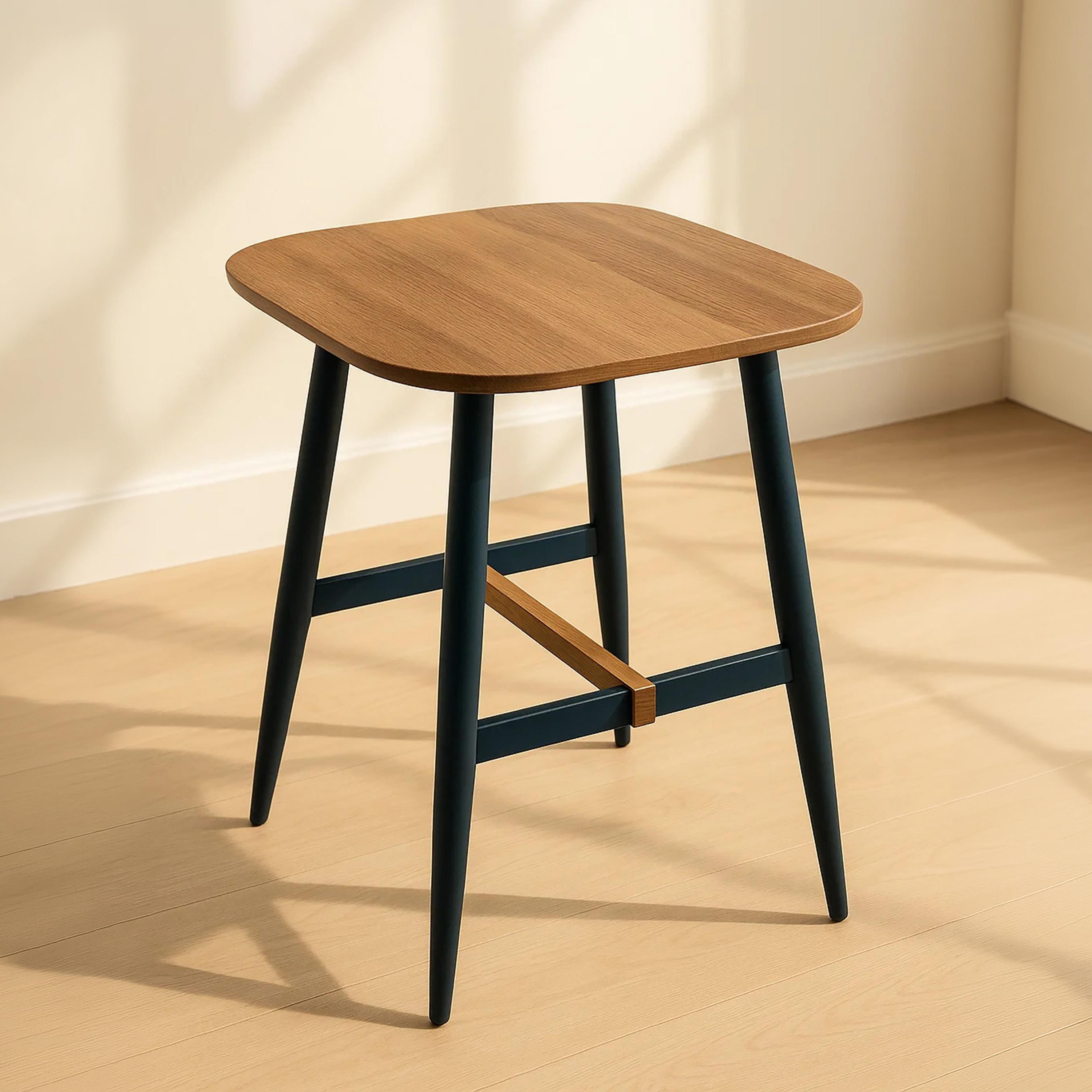 طاولة جانبية بأرجل خشبية مخروطية من ماريا هومز-furniture-livingroom-sideandendtables-image-1