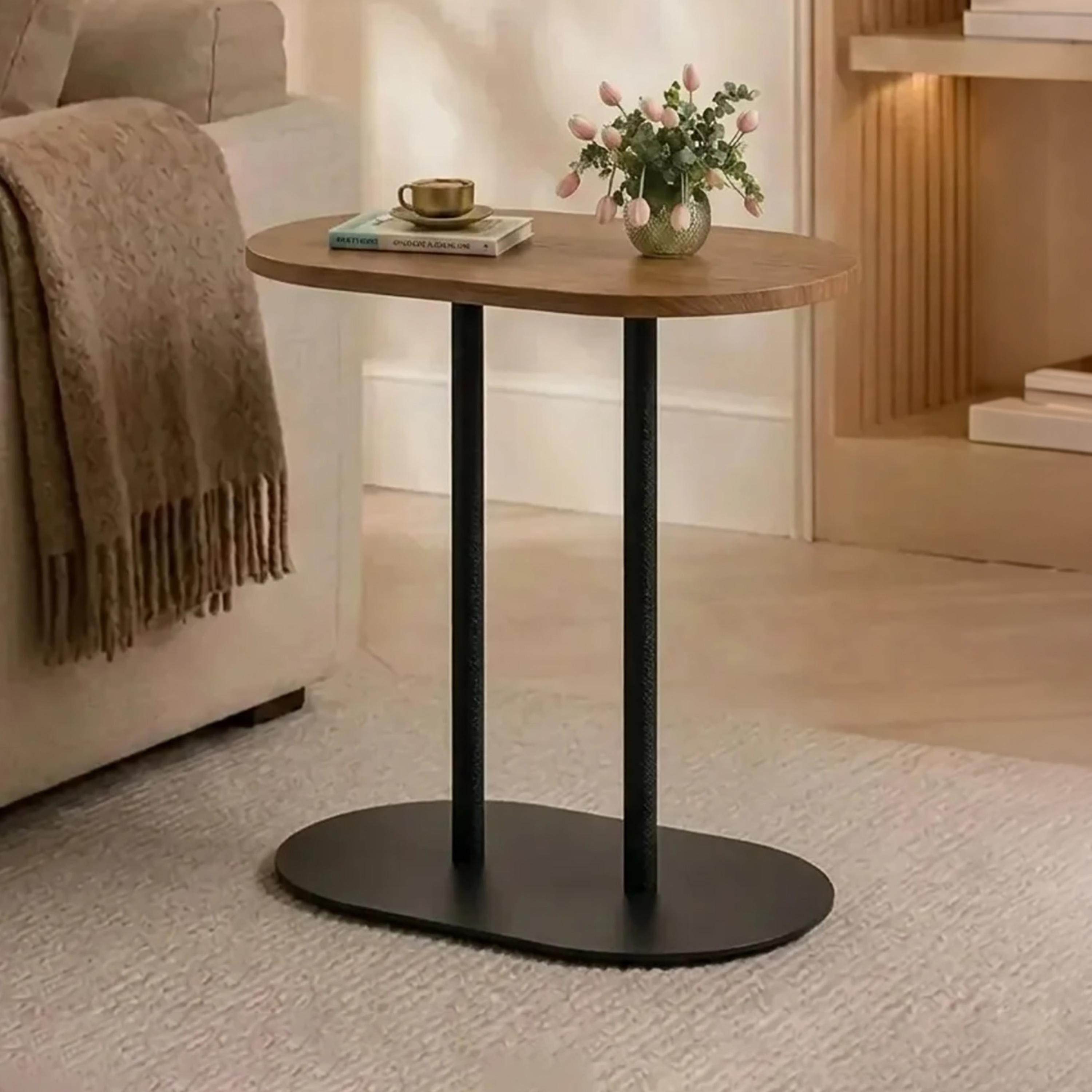 طاولة جانبية خشبية بقاعدة عمودية من ماريا هومز-furniture-livingroom-sideandendtables-image-1