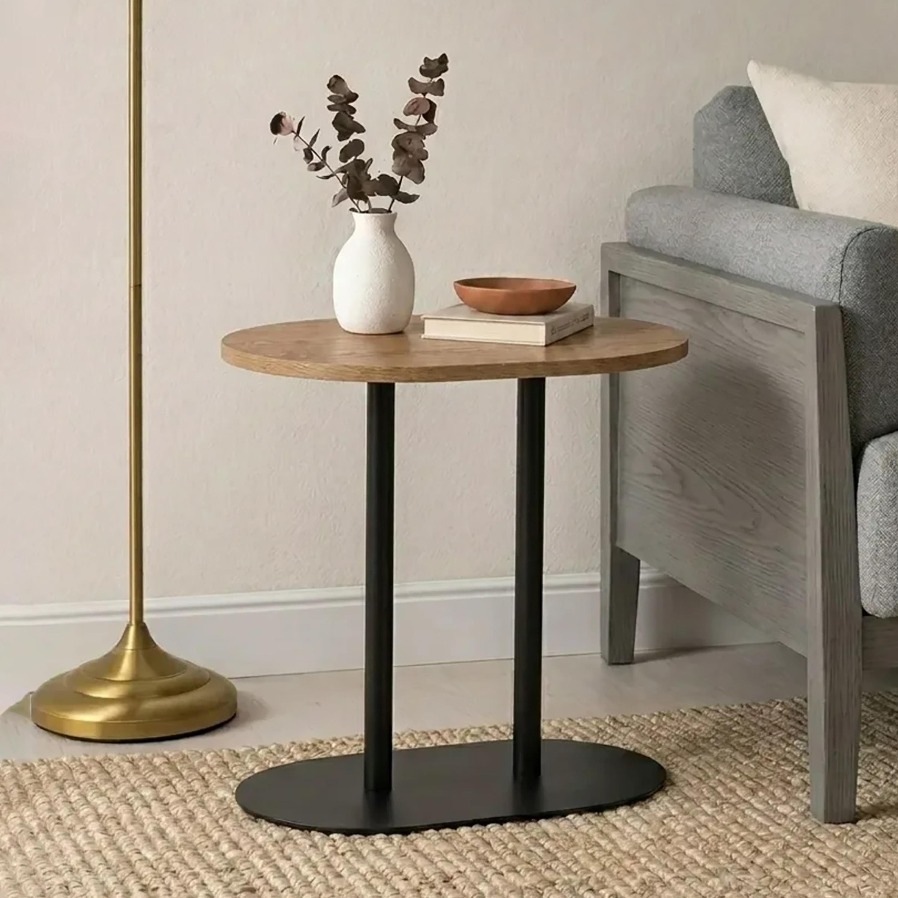 طاولة جانبية خشبية بقاعدة عمودية من ماريا هومز-furniture-livingroom-sideandendtables-image-2