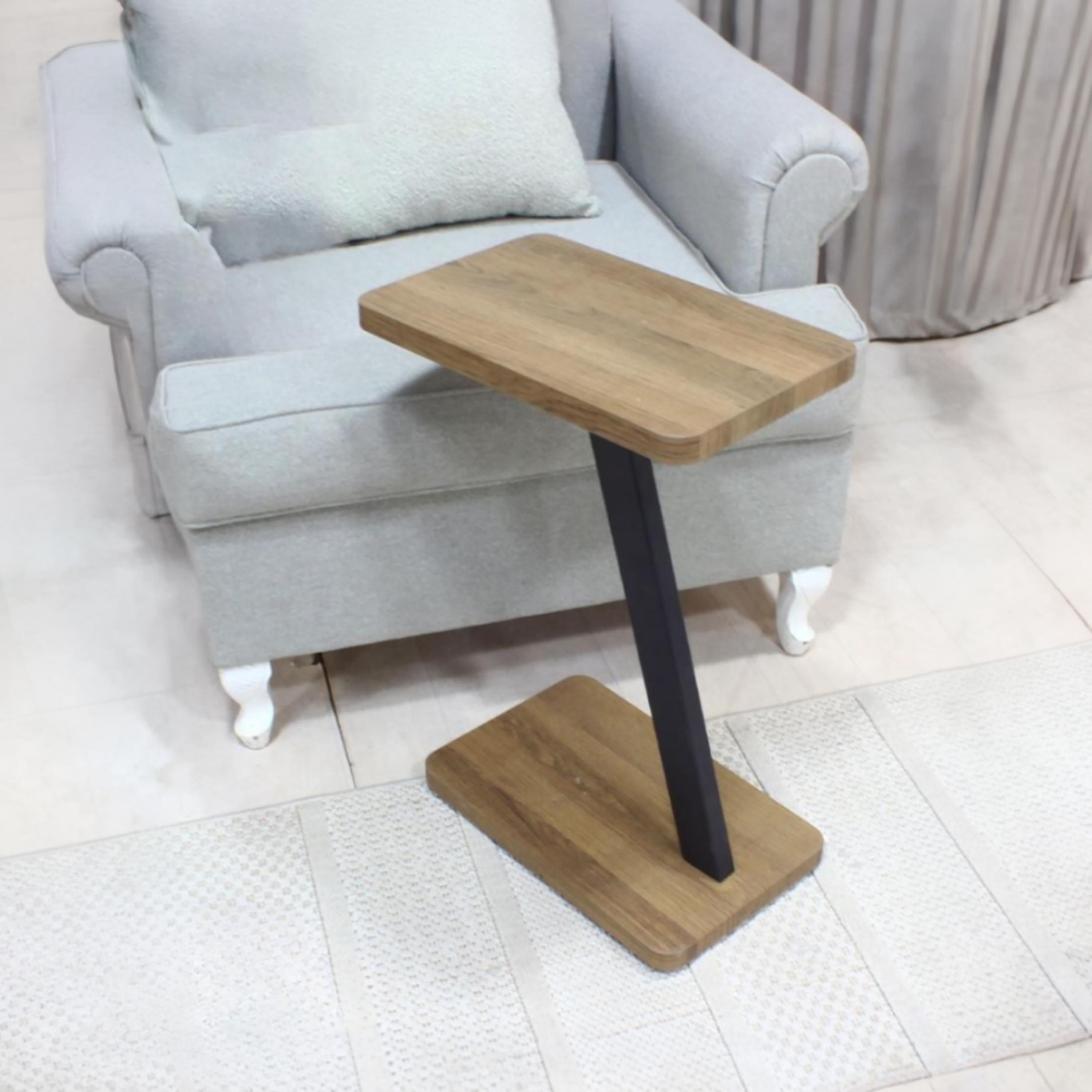 طاولة جانبية خشبية بقاعدة مجسمة من ماريا هومز-furniture-livingroom-sideandendtables-image-2