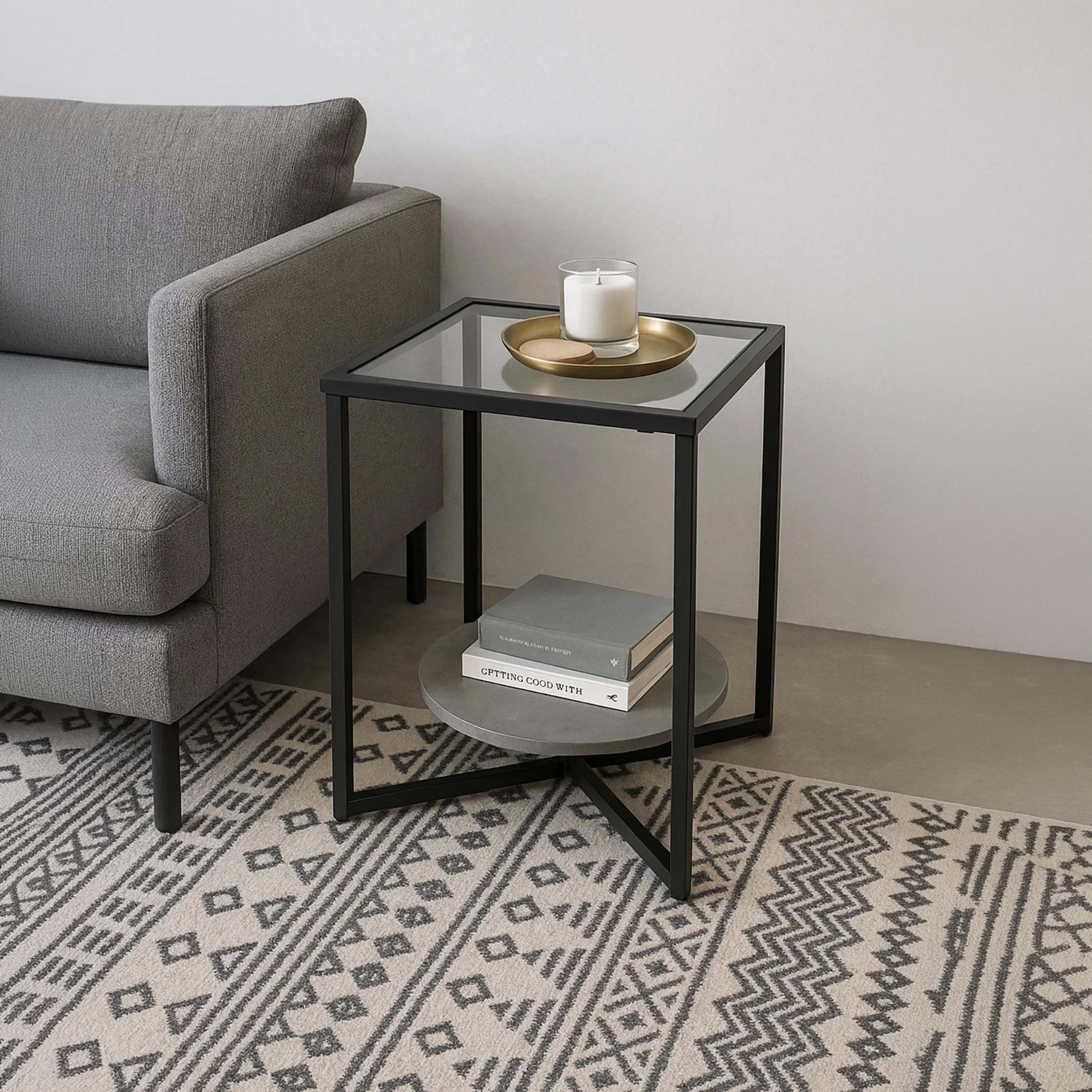 طاولة جانبية زجاجية بقاعدة عمودية من ماريا هومز-furniture-livingroom-sideandendtables-image-2