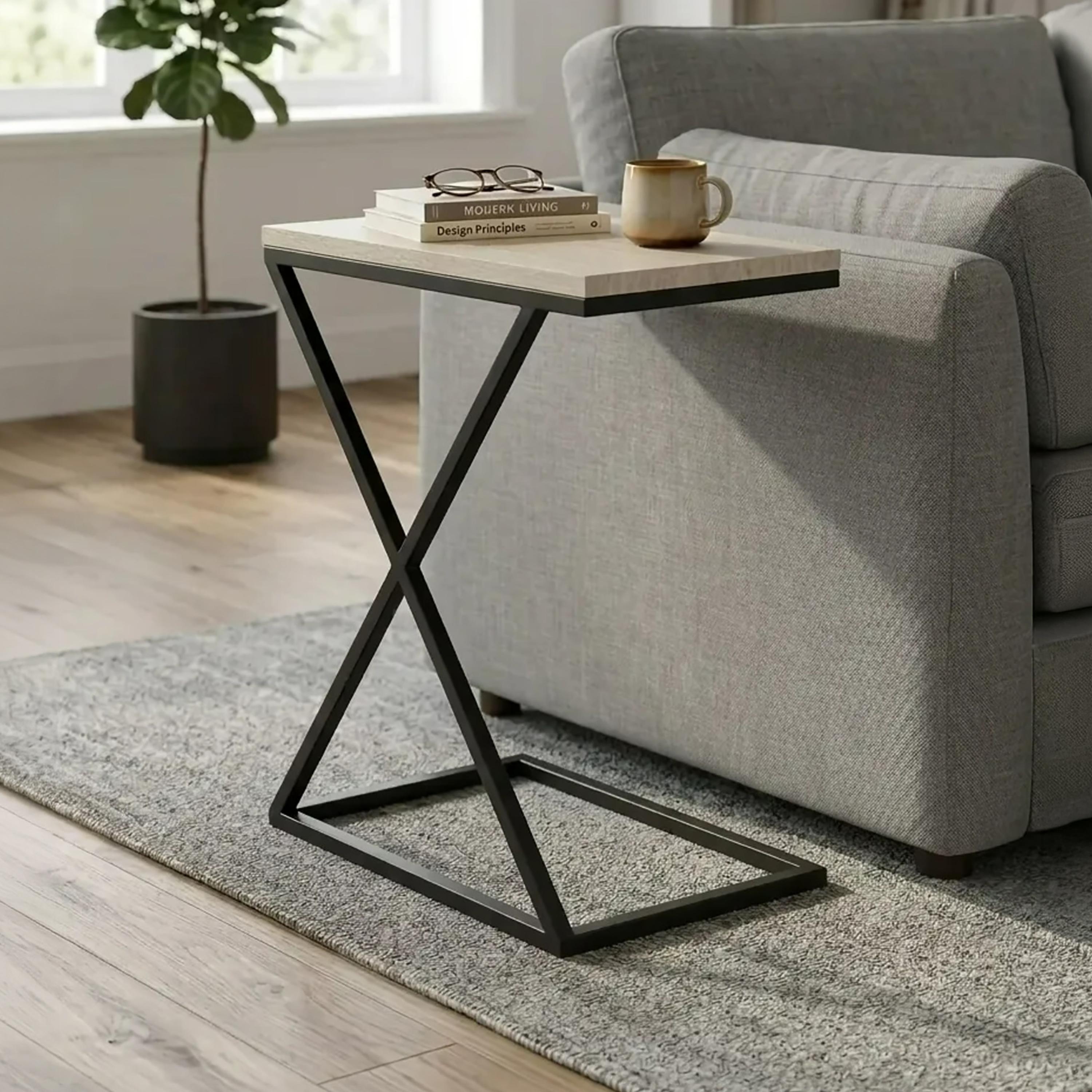 طاولة جانبية خشبية بقاعدة عمودية من ماريا هومز-furniture-livingroom-sideandendtables-image-2