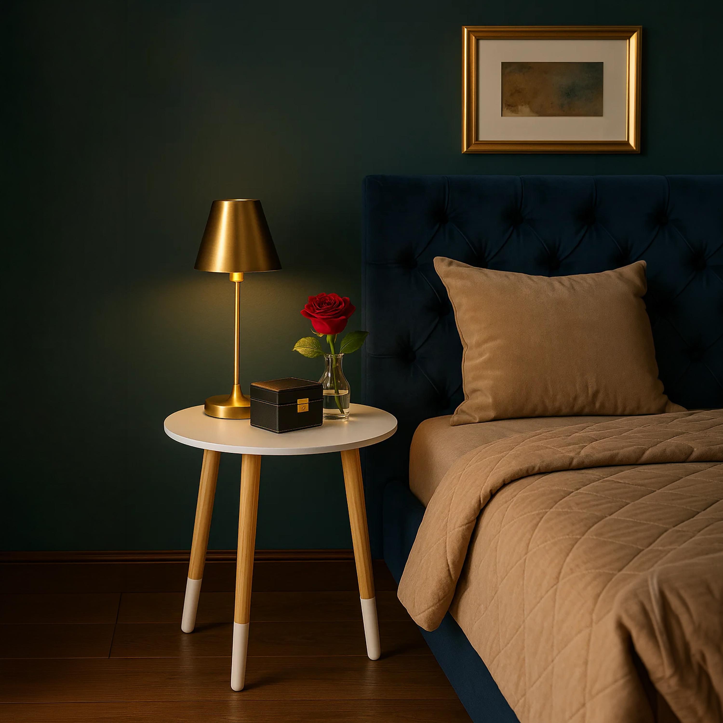 طاولة جانبية خشبية بقاعدة مجسمة من ماريا هومز-furniture-livingroom-sideandendtables-image-4