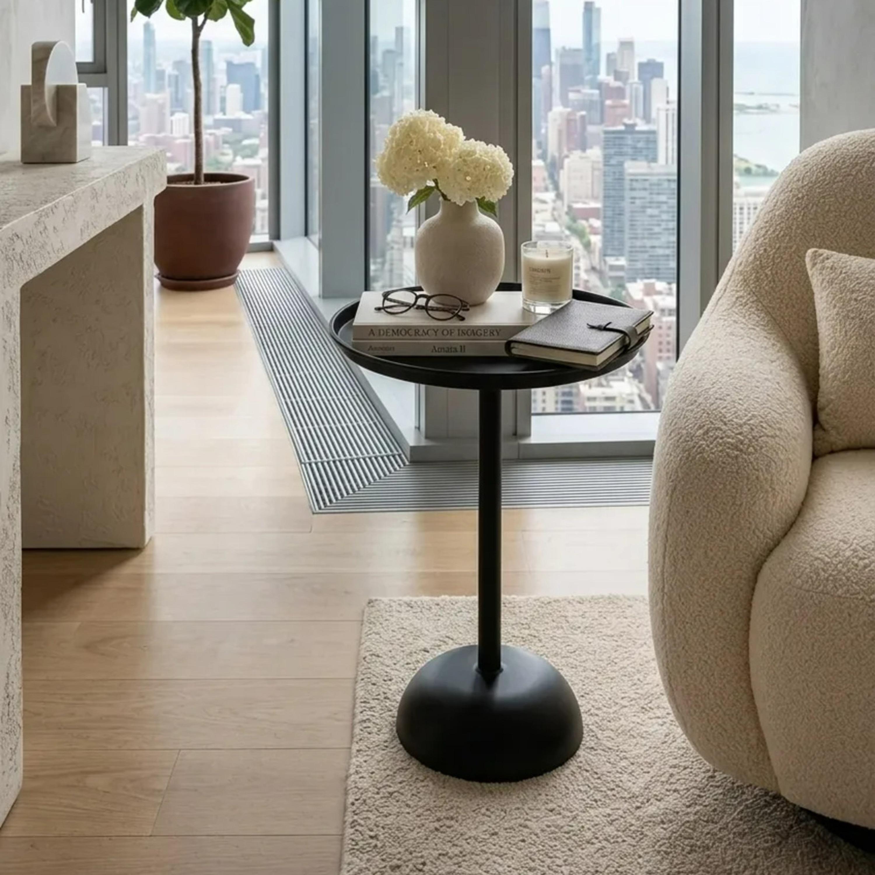 طاولة جانبية بأرجل خشبية من ماريا هومز-furniture-livingroom-sideandendtables-image-3