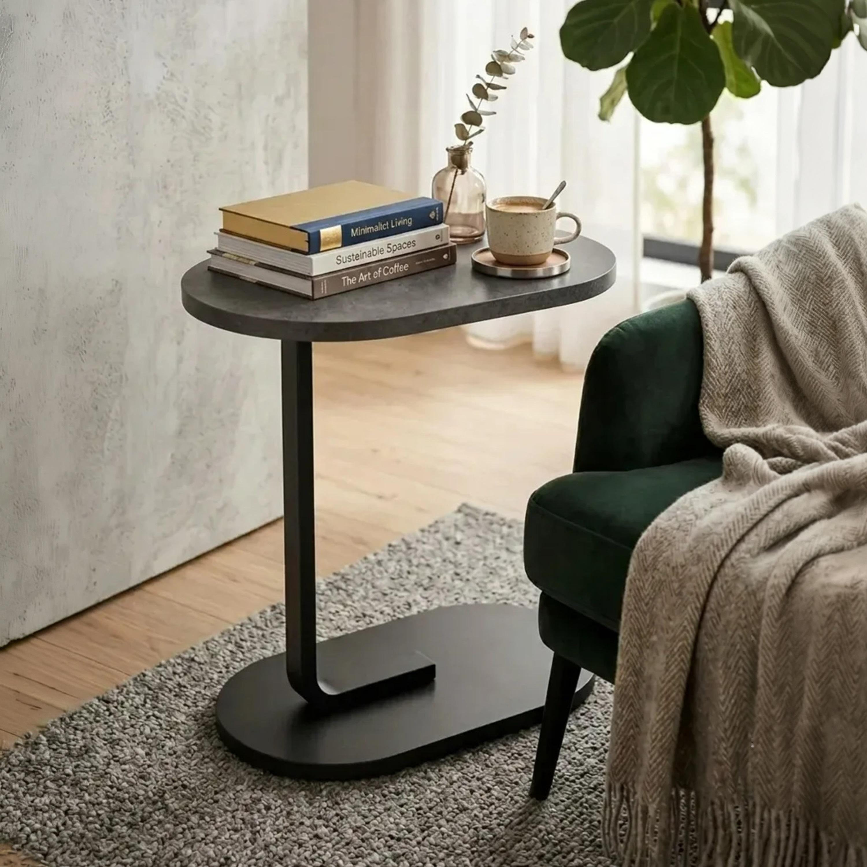 طاولة جانبية معدنية بقاعدة عمودية من ماريا هومز-furniture-livingroom-sideandendtables-image-3