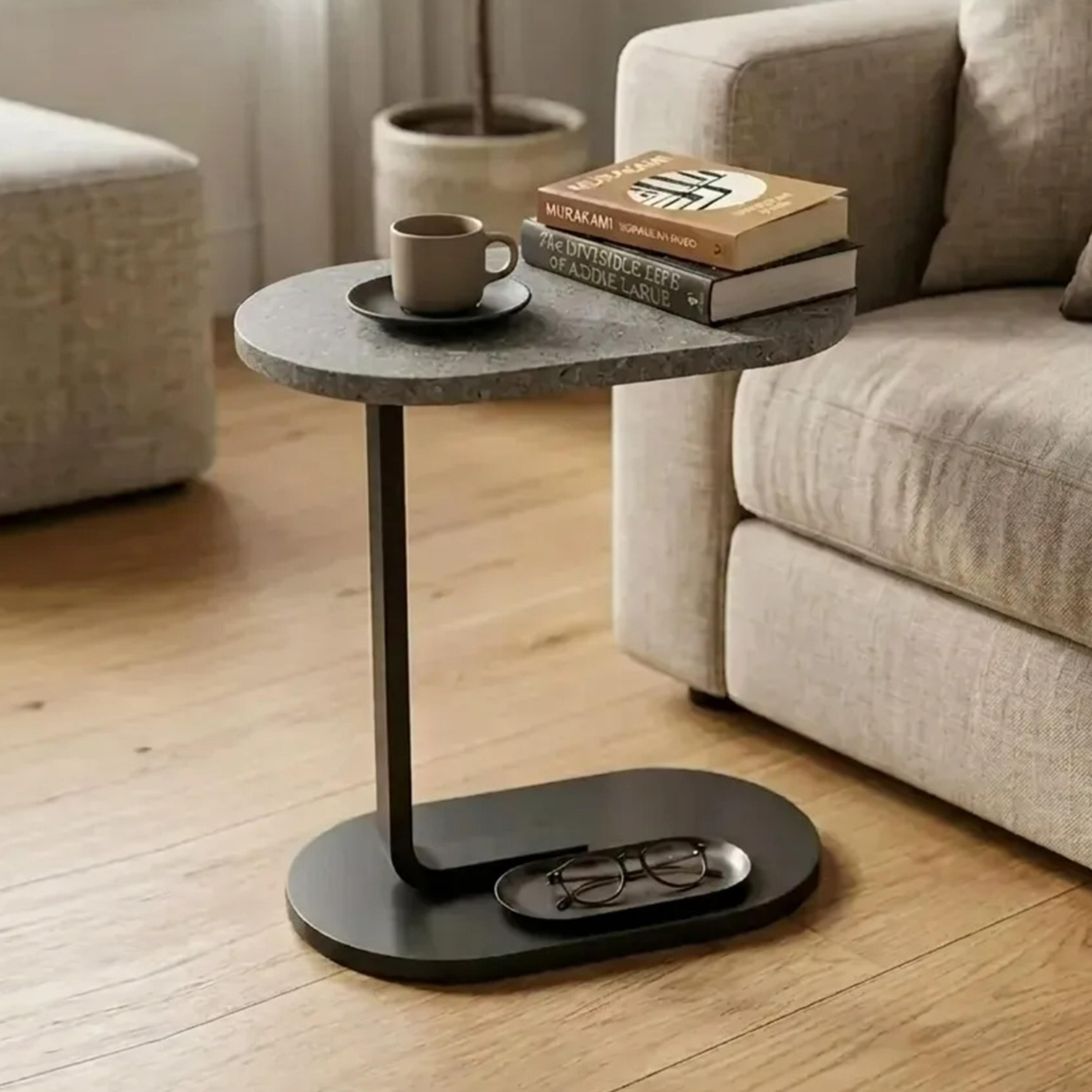 طاولة جانبية معدنية بقاعدة عمودية من ماريا هومز-furniture-livingroom-sideandendtables-image-4