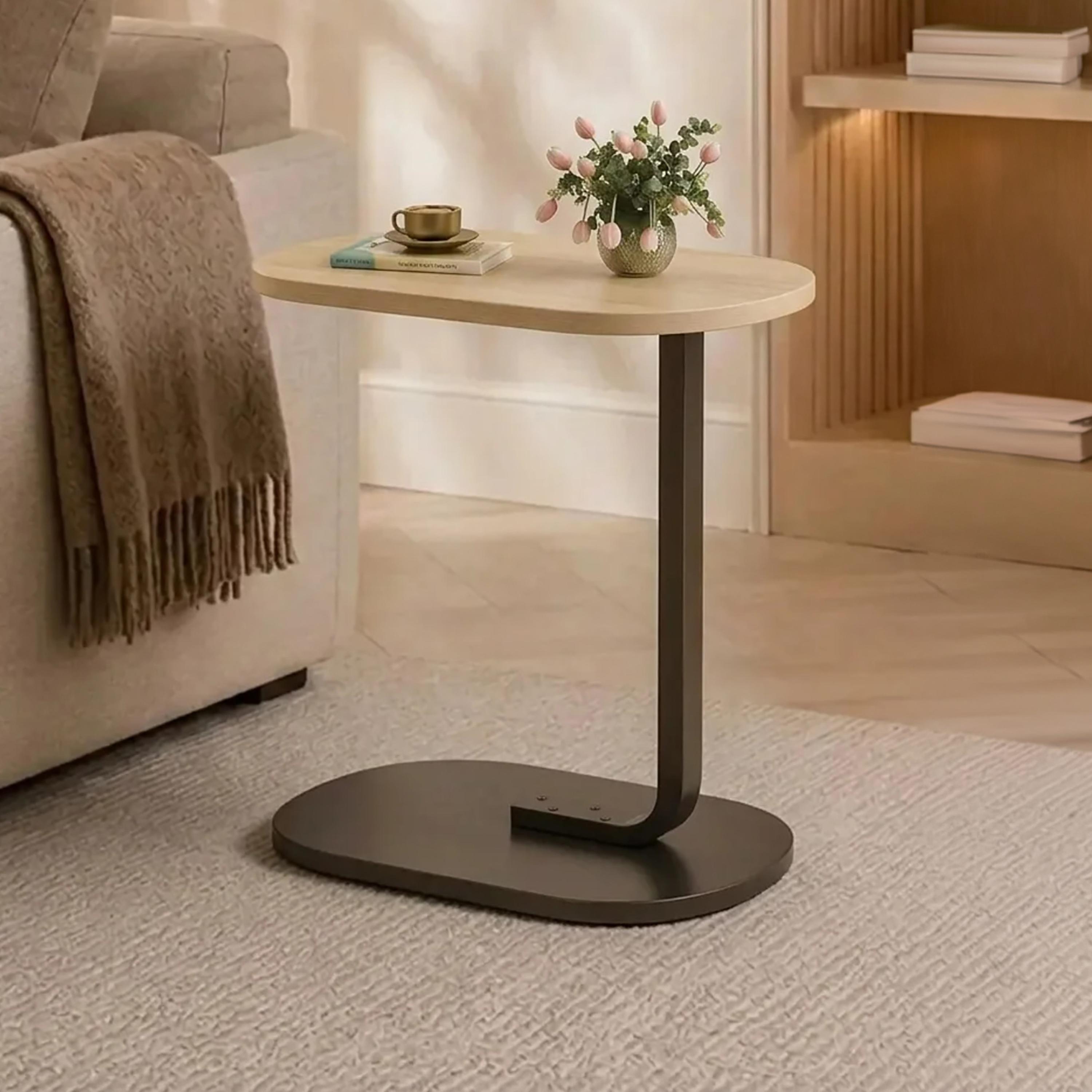طاولة جانبية خشبية بقاعدة عمودية من ماريا هومز-furniture-livingroom-sideandendtables-image-1