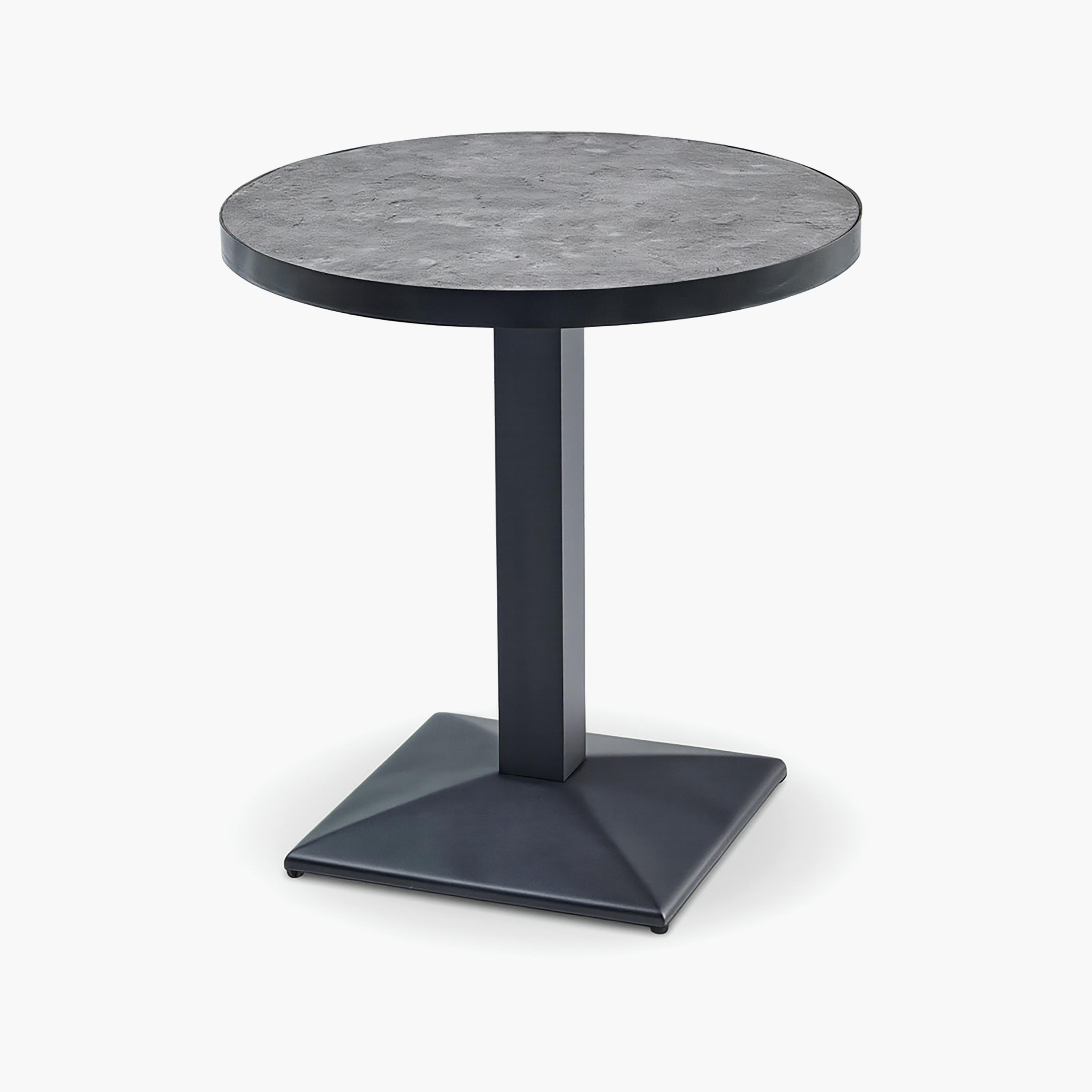 طاولة بيدستال معدنية من ماريا هومز-furniture-livingroom-sideandendtables-image-1