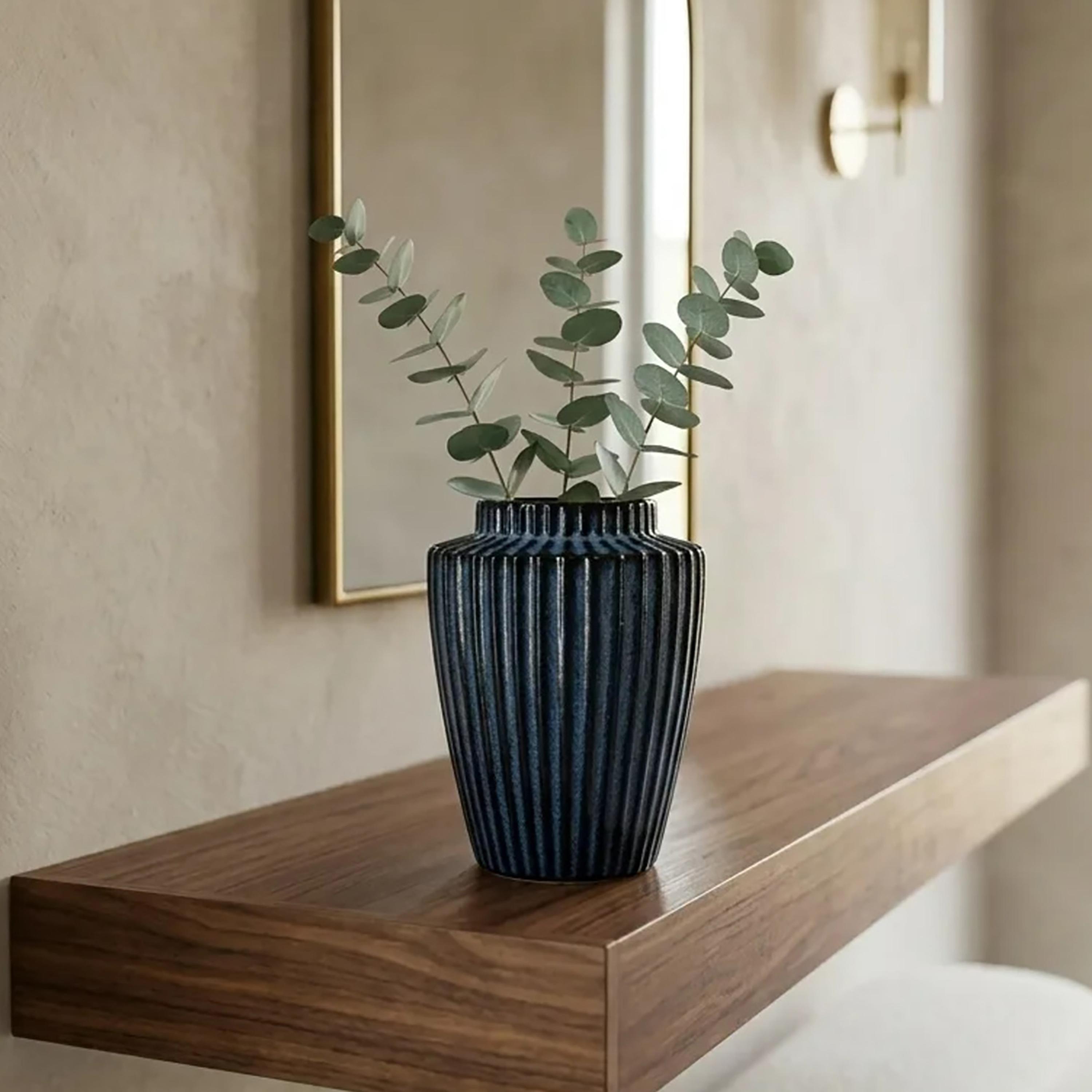 مزهرية سيراميك مستدقة زرقاء بفتحة عريضة من ماريا هومز بتصميم عصري-household-decor-vasesandbowls-image-2