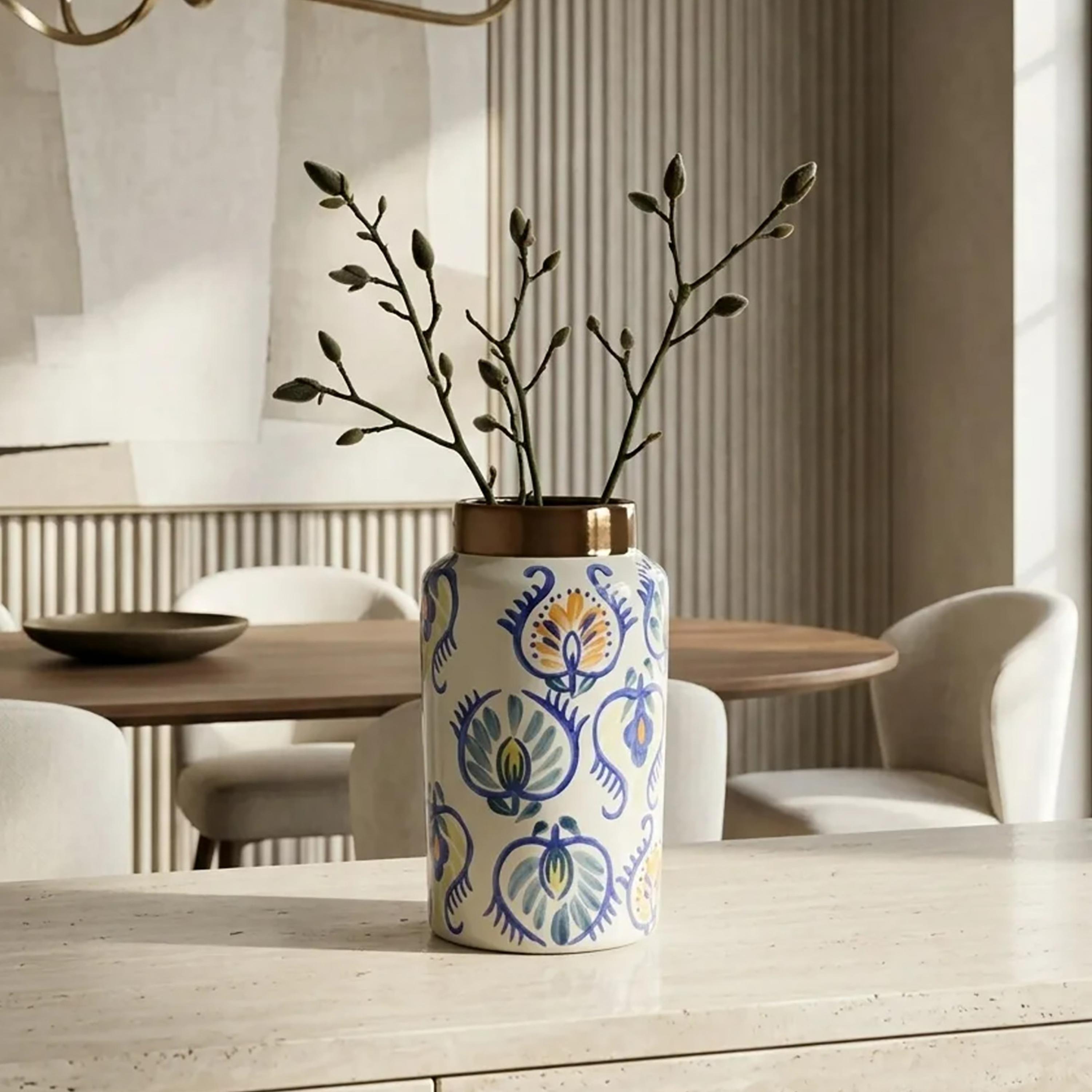 مزهرية أسطوانية بزخارف زهور ملونة ورقبة معدنية اللمسة من ماريا هومز-household-decor-vasesandbowls-image-3