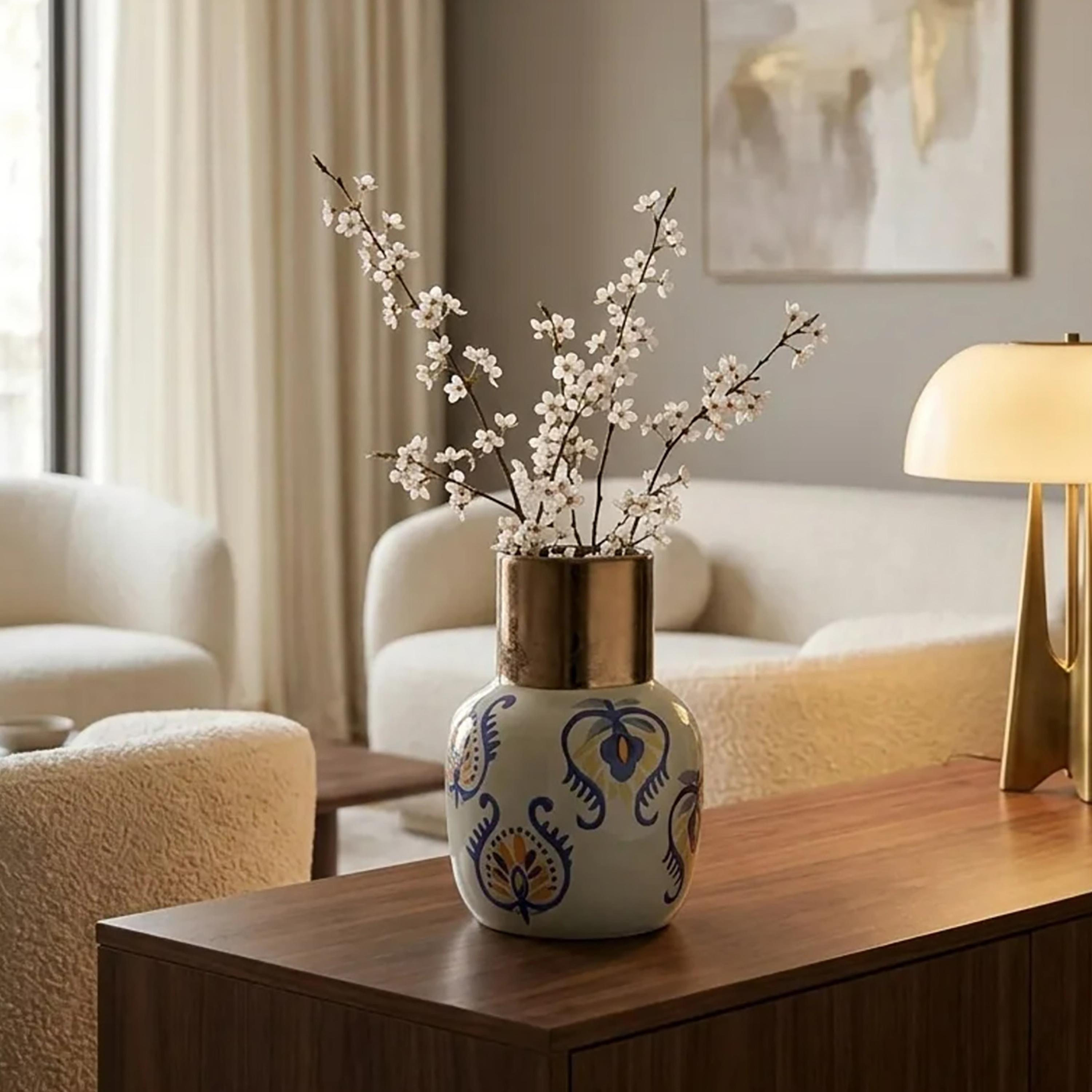 مزهرية سيراميك بجسم دائري ورقبة معدنية بزخارف زهور ألوان من ماريا هومز-household-decor-vasesandbowls-image-2
