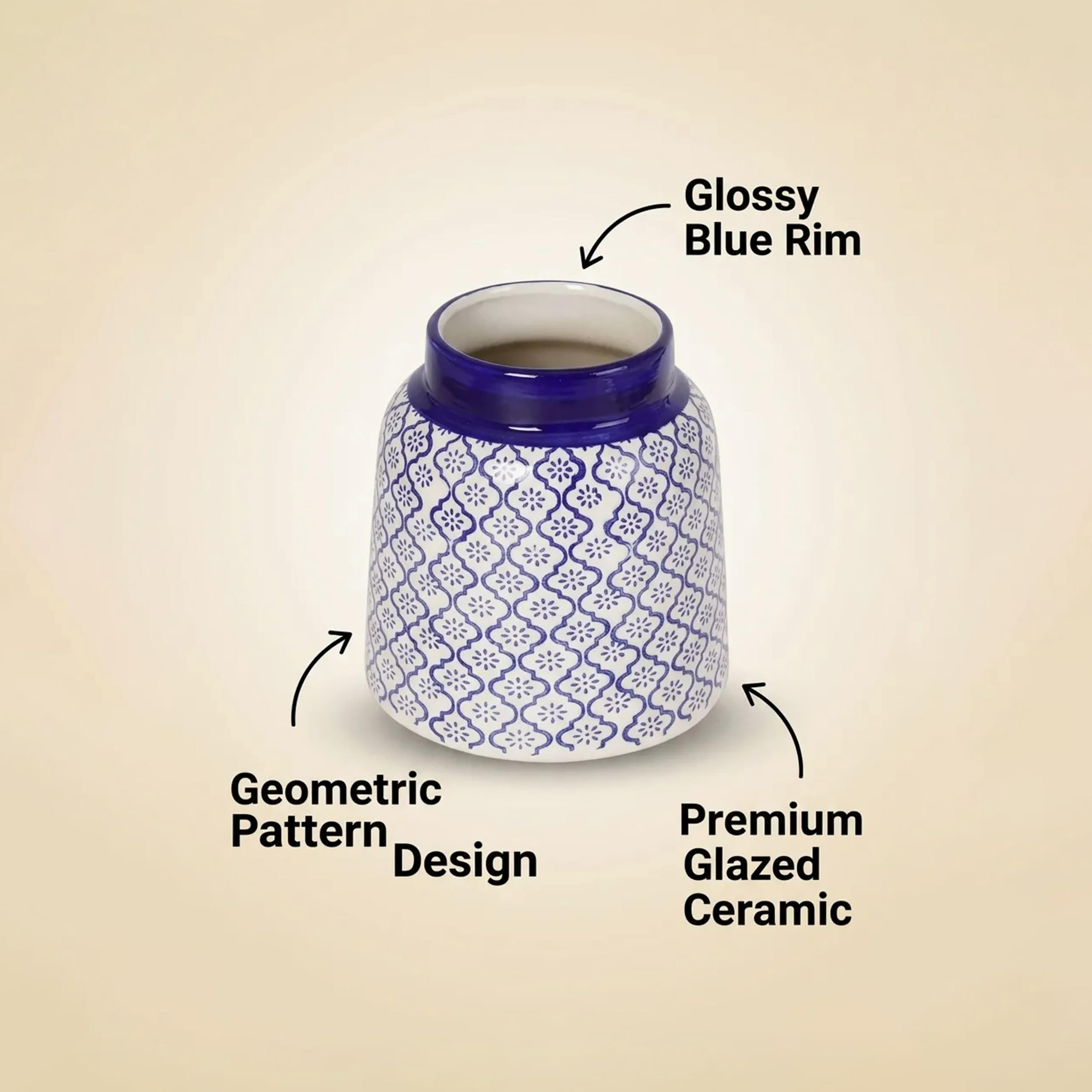 مزهرية سيراميك عصرية بنقشة زرقاء وبيضاء وحافة عريضة لامعة من ماريا هومز-household-decor-vasesandbowls-image-4