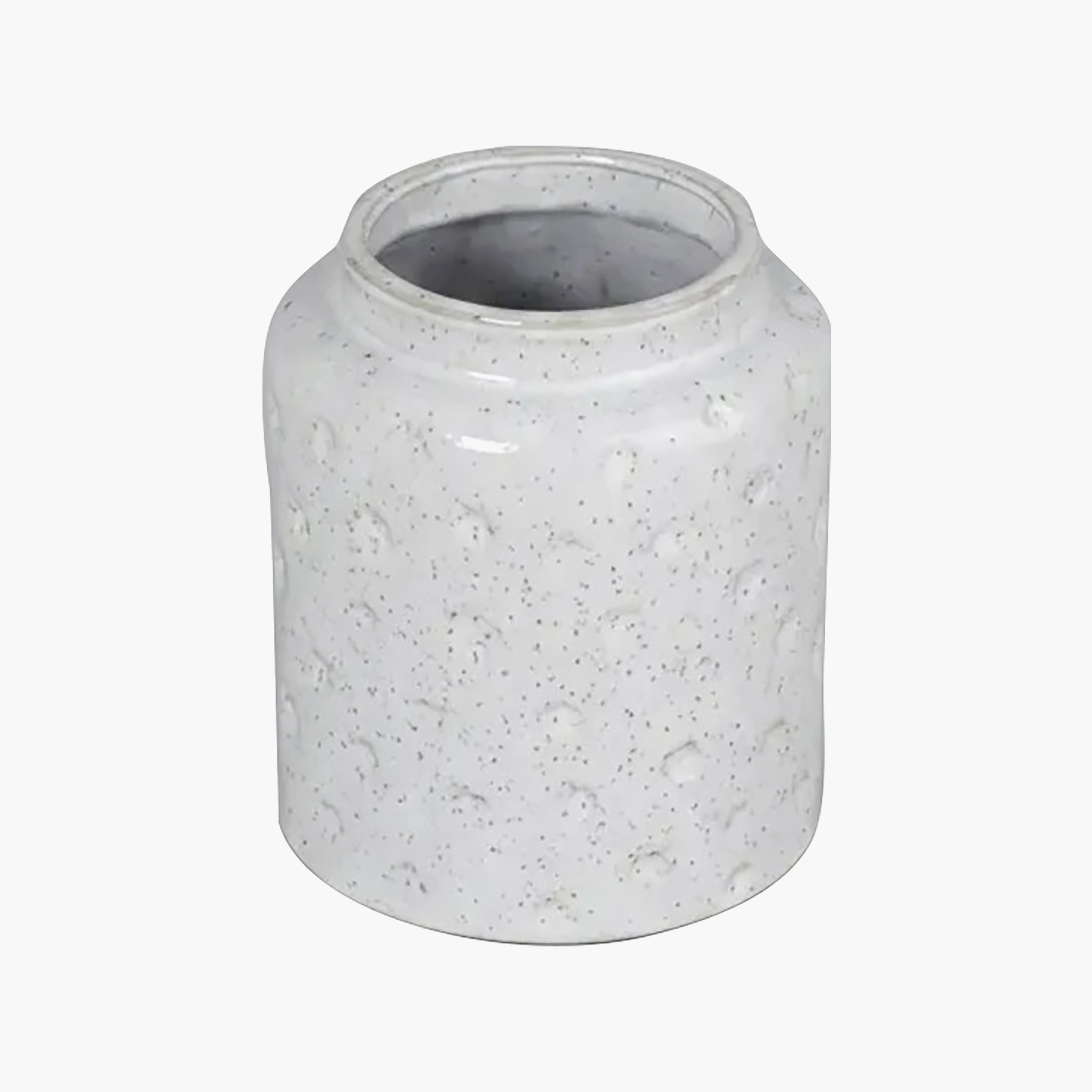 مزهرية أسطوانية بيضاء بملمس بارز وفتحة واسعة من ماريا هومز-household-decor-vasesandbowls-image-5