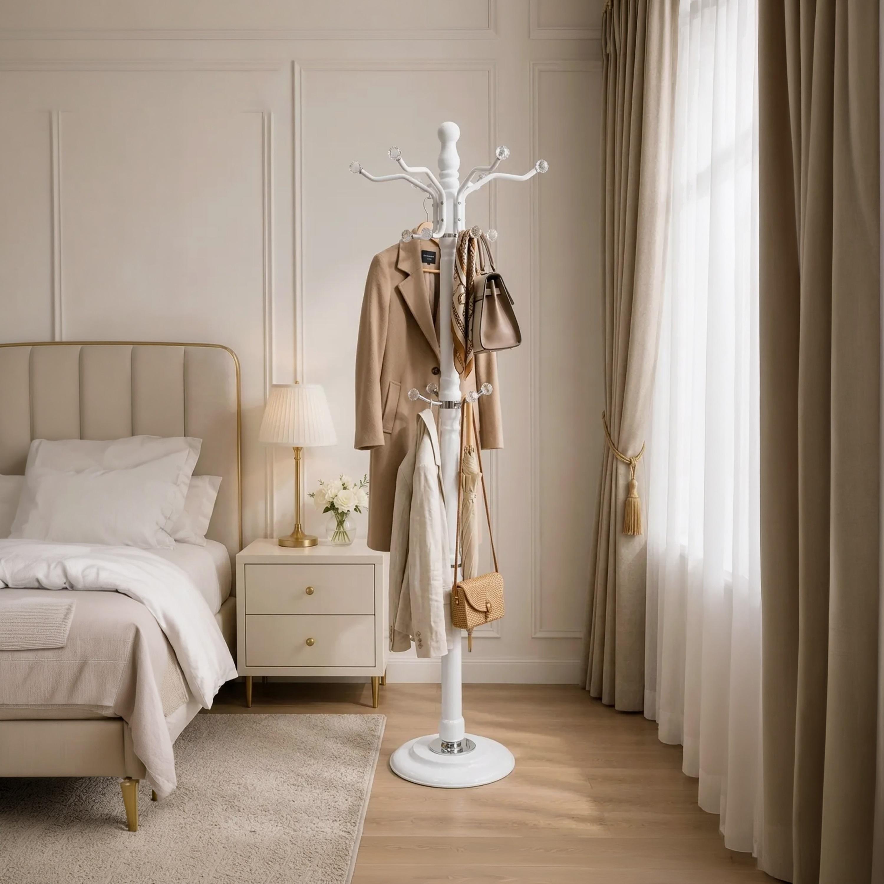 علاقة معاطف خشبية بيضاء عصرية بخطافات متعددة من ماريا هومز-household-storage-storagesolutions-tallhangers-image-2