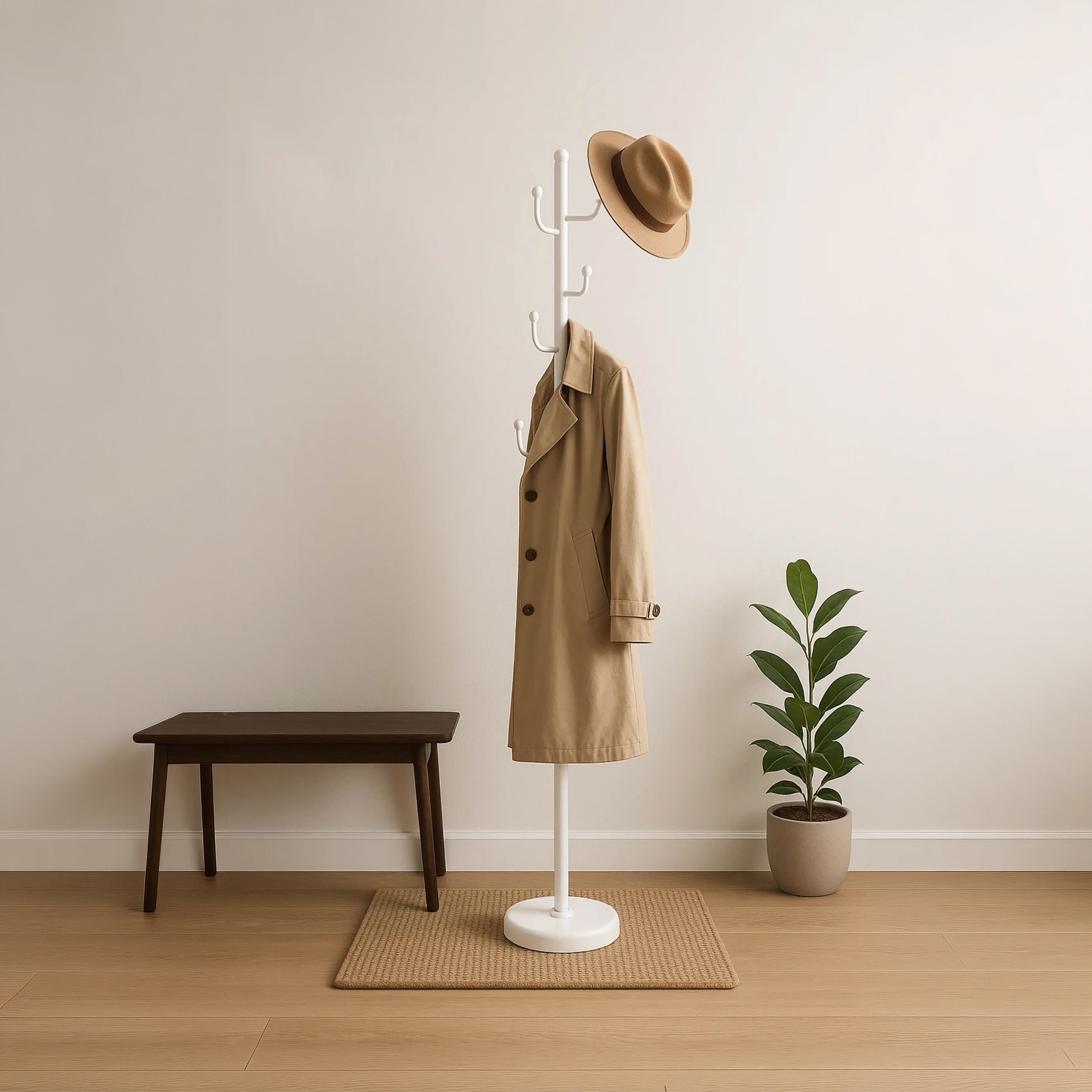 شماعة معاطف من المعدن بتصميم عصري وخطافات مستديرة على شكل حرف U من ماريا هومز-household-storage-storagesolutions-tallhangers-image-1