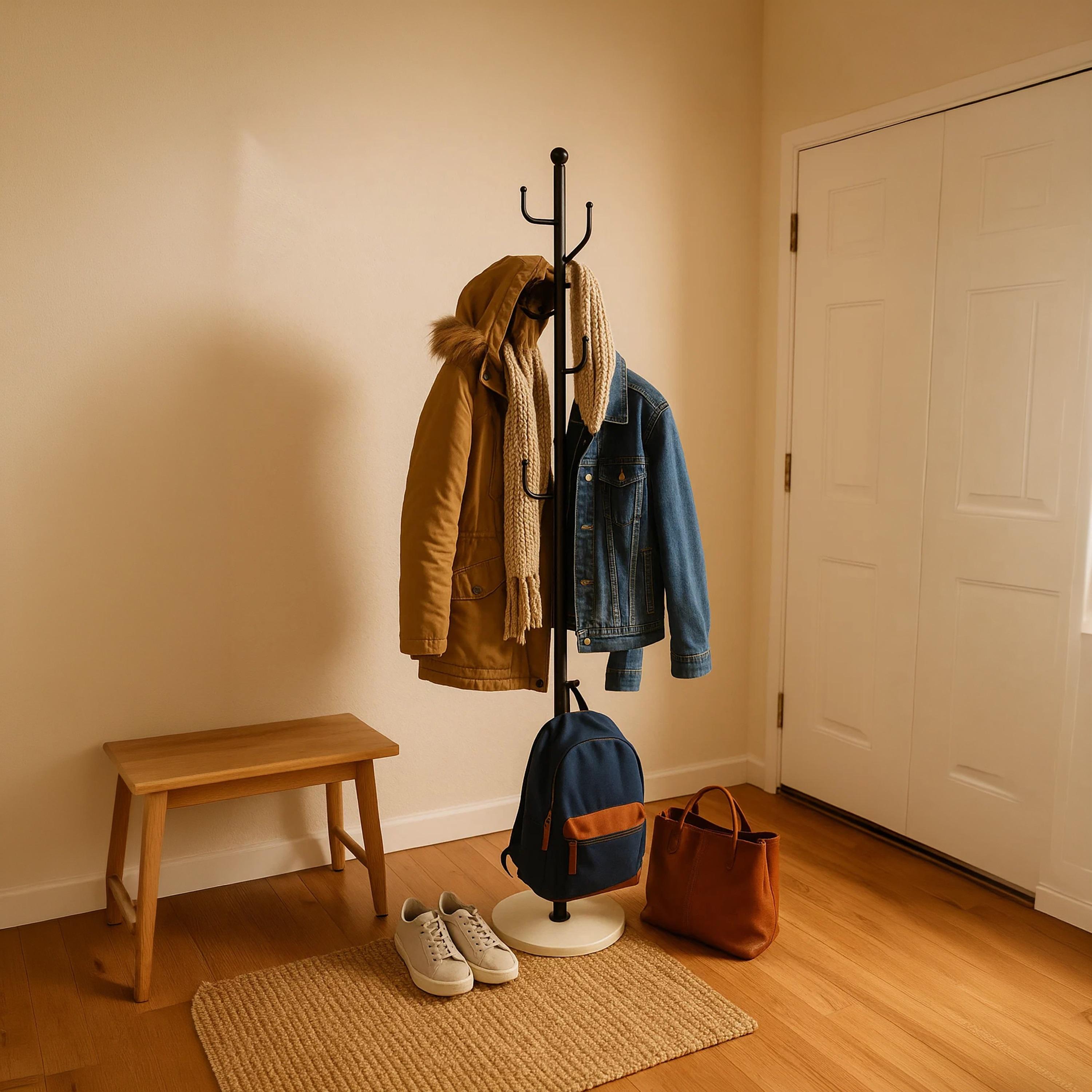 شماعة معاطف معدنية سوداء عصرية بخطافات وقاعدة رخامية دائرية من ماريا هومز-household-storage-storagesolutions-tallhangers-image-4