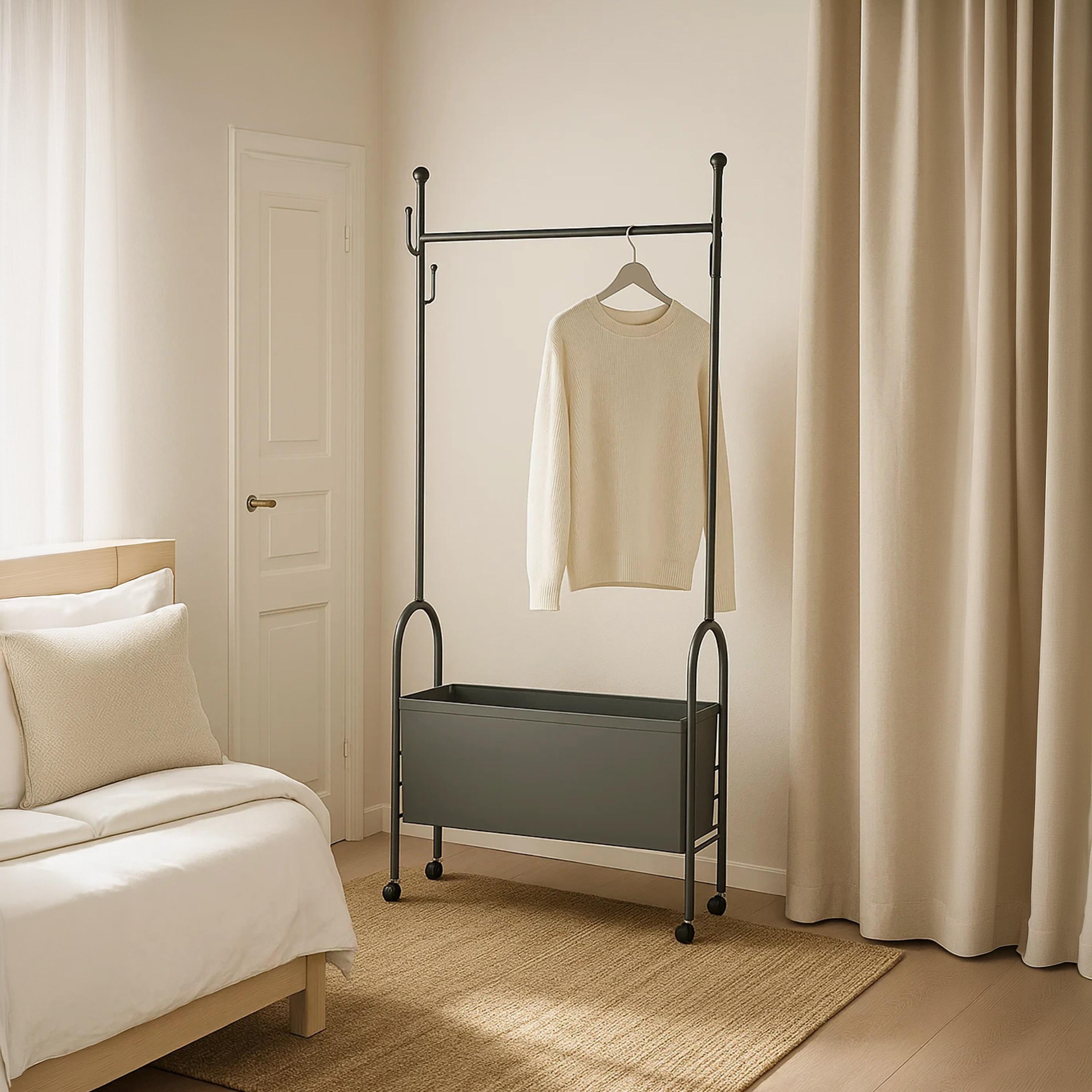 رف ملابس متحرك بتصميم صناعي مع سلة تخزين من ماريا هومز-household-storage-storagesolutions-storageracks-image-2