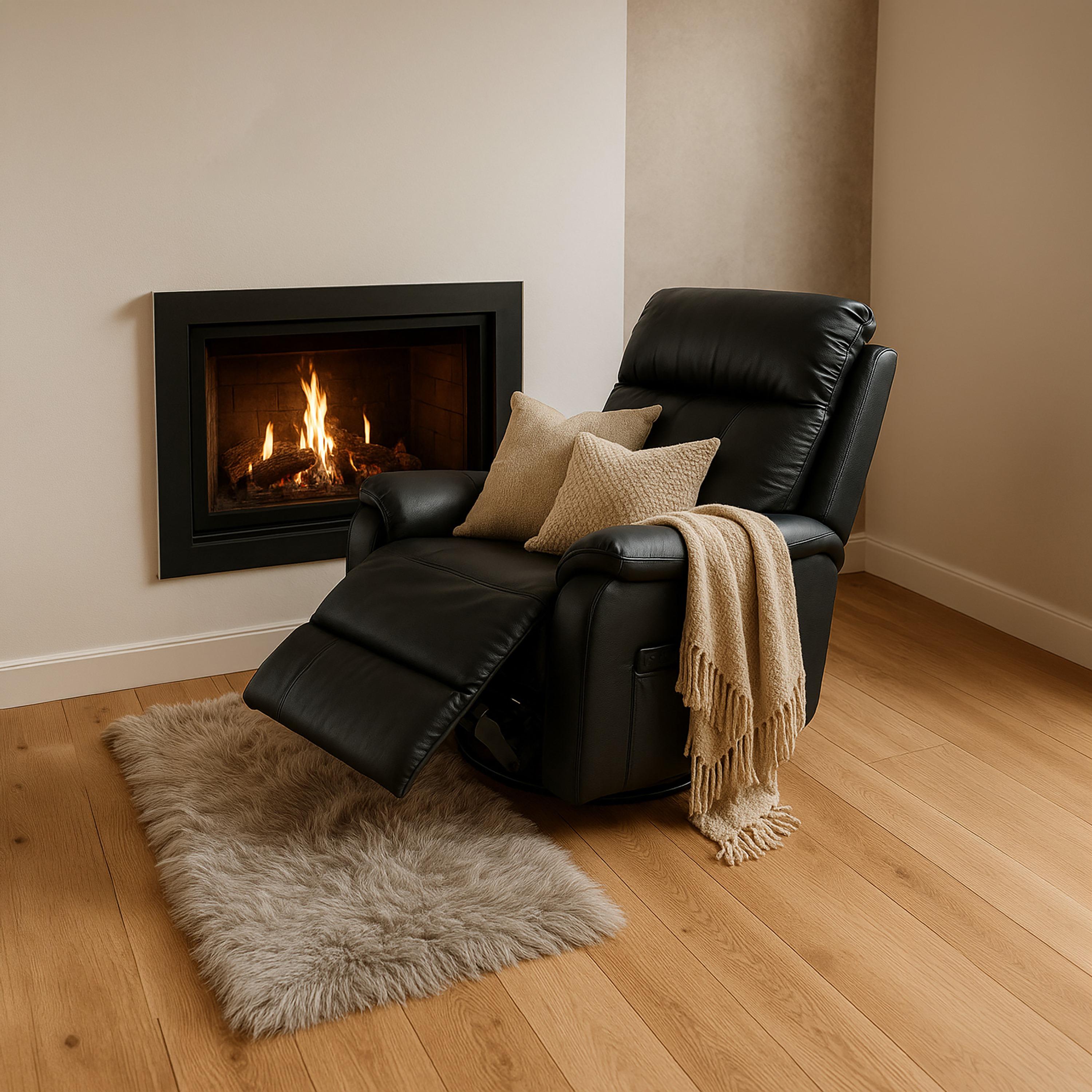 مقعد بذراعين مبطنتين باللون الأسود من ماريا هومز-furniture-sofaandseating-recliners-image-2