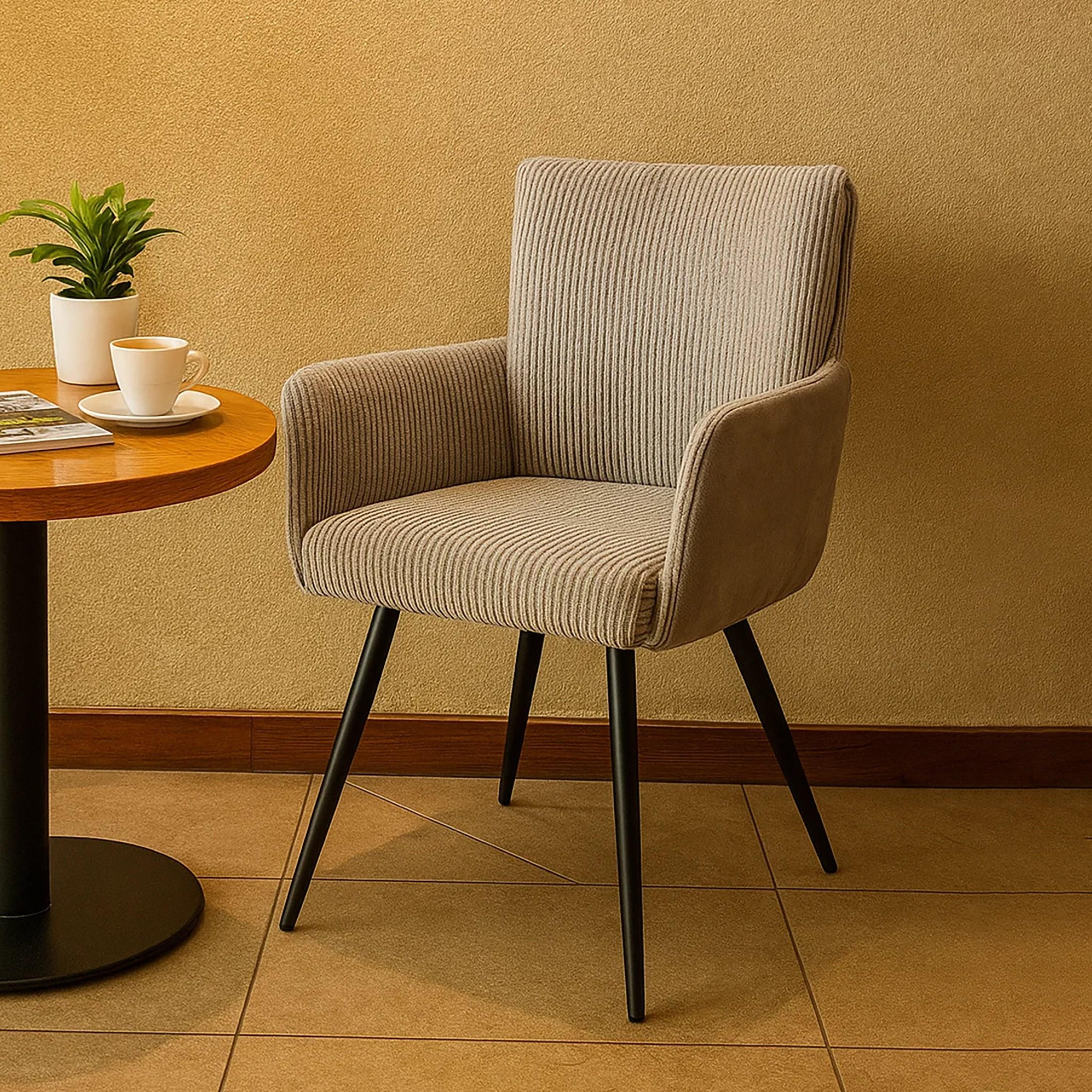 كرسي بذراعين مبطن من ماريا هومز-furniture-sofaandseating-armchairs-image-1