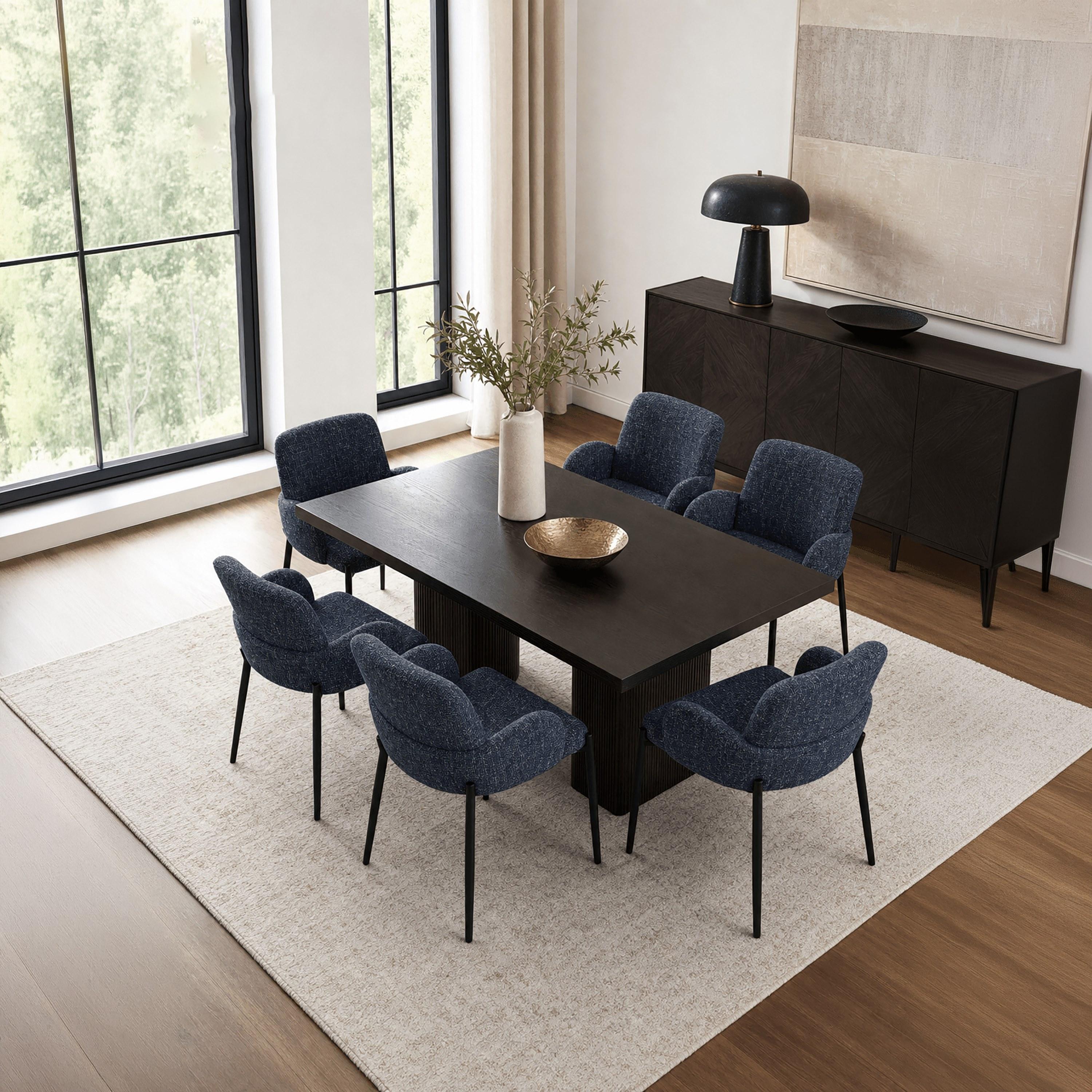كرسي بذراعين مبطن من ماريا هومز-furniture-sofaandseating-armchairs-image-3