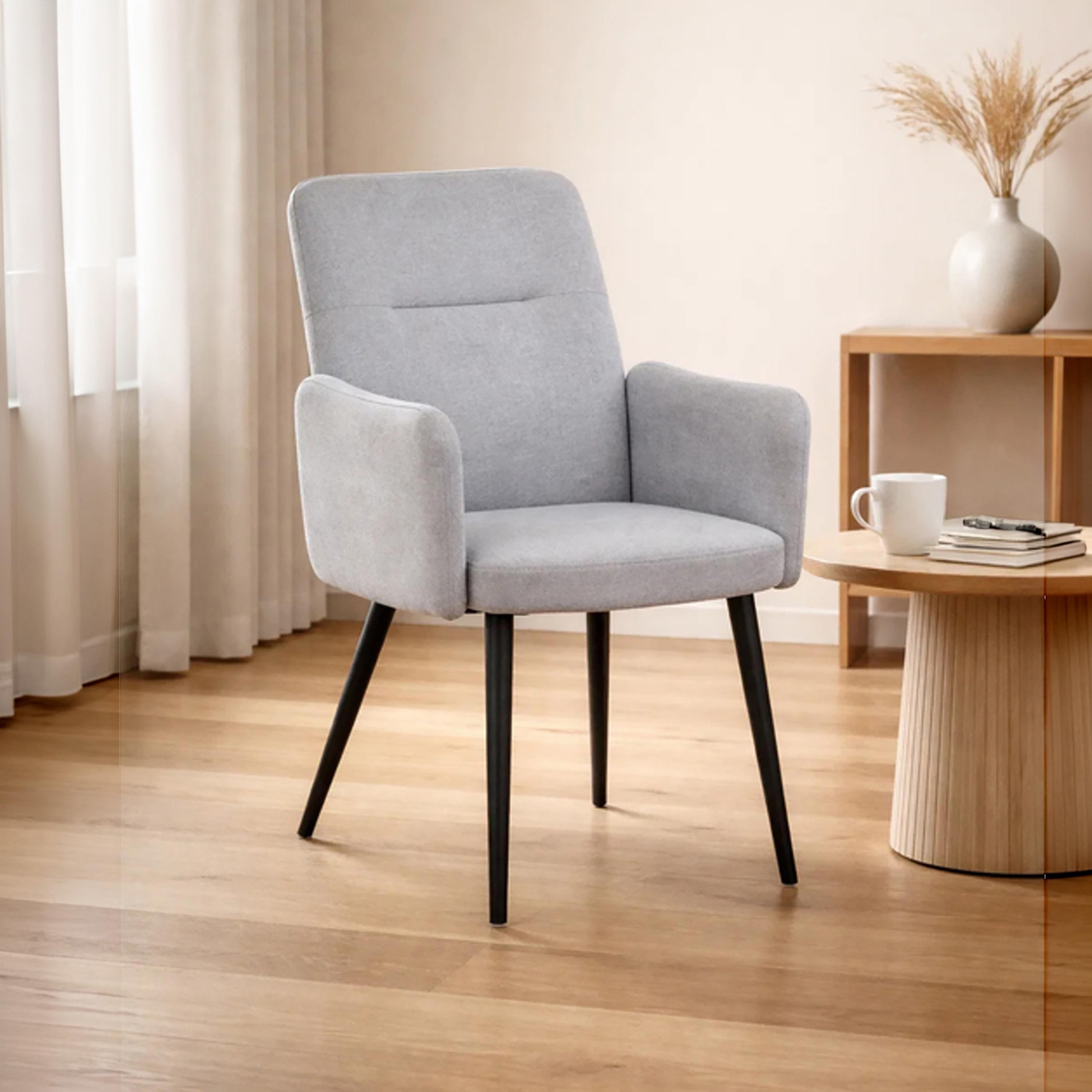 كرسي بذراعين مبطن من ماريا هومز-furniture-sofaandseating-armchairs-image-1