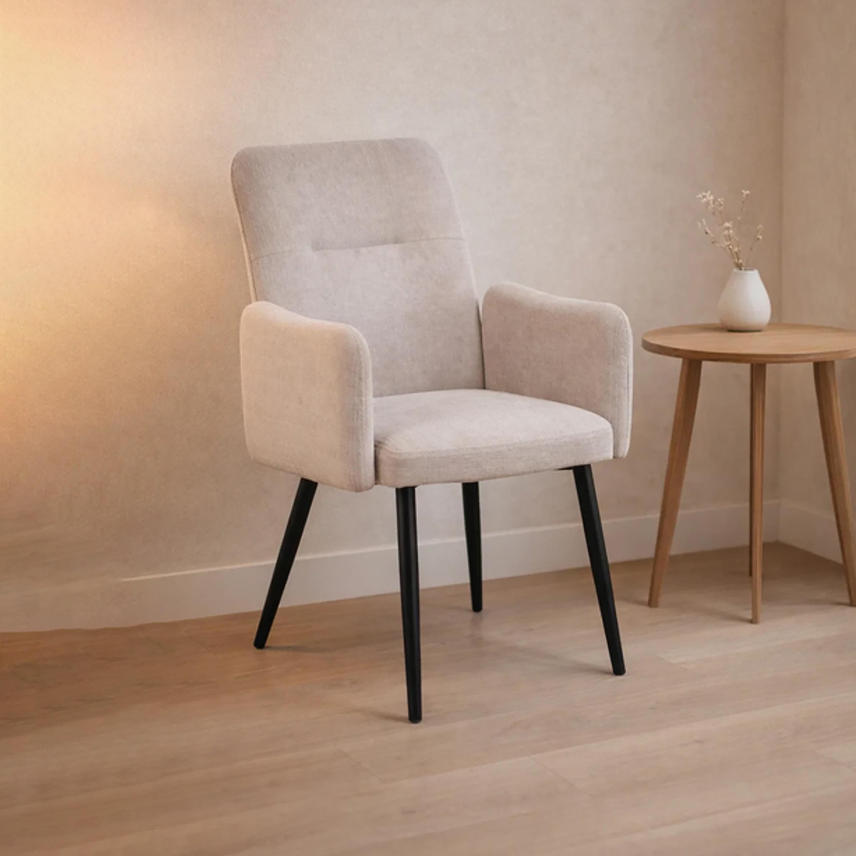 كرسي بذراعين مبطن من ماريا هومز-furniture-sofaandseating-armchairs-image-2