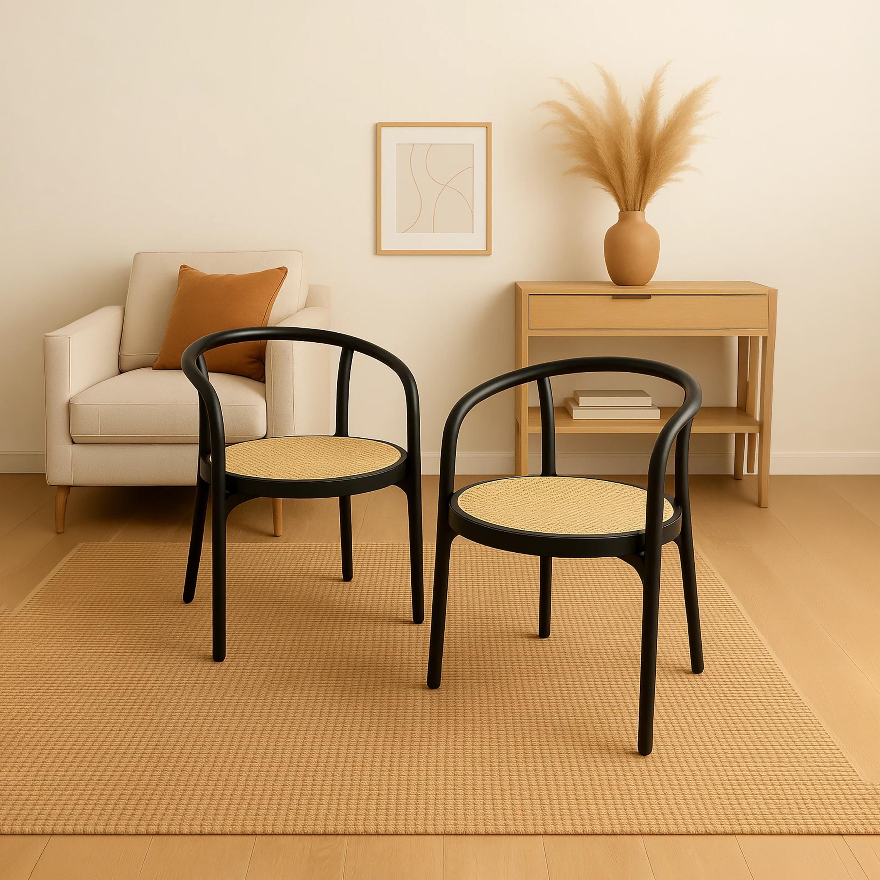 كرسي منجّد بذراعين منحنيتين باللون الأسود من ماريا هومز-furniture-sofaandseating-armchairs-image-2